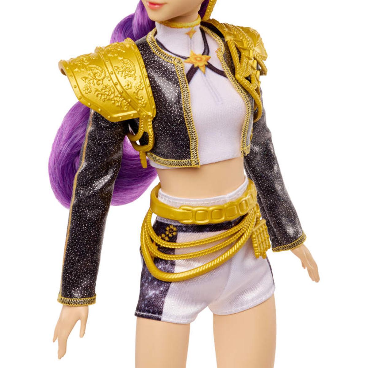 Imagen 3 de Muñeca K-Pop Rumi Golden cantante con conjunto característico extraíble y 5 puntos de articulación Mattel