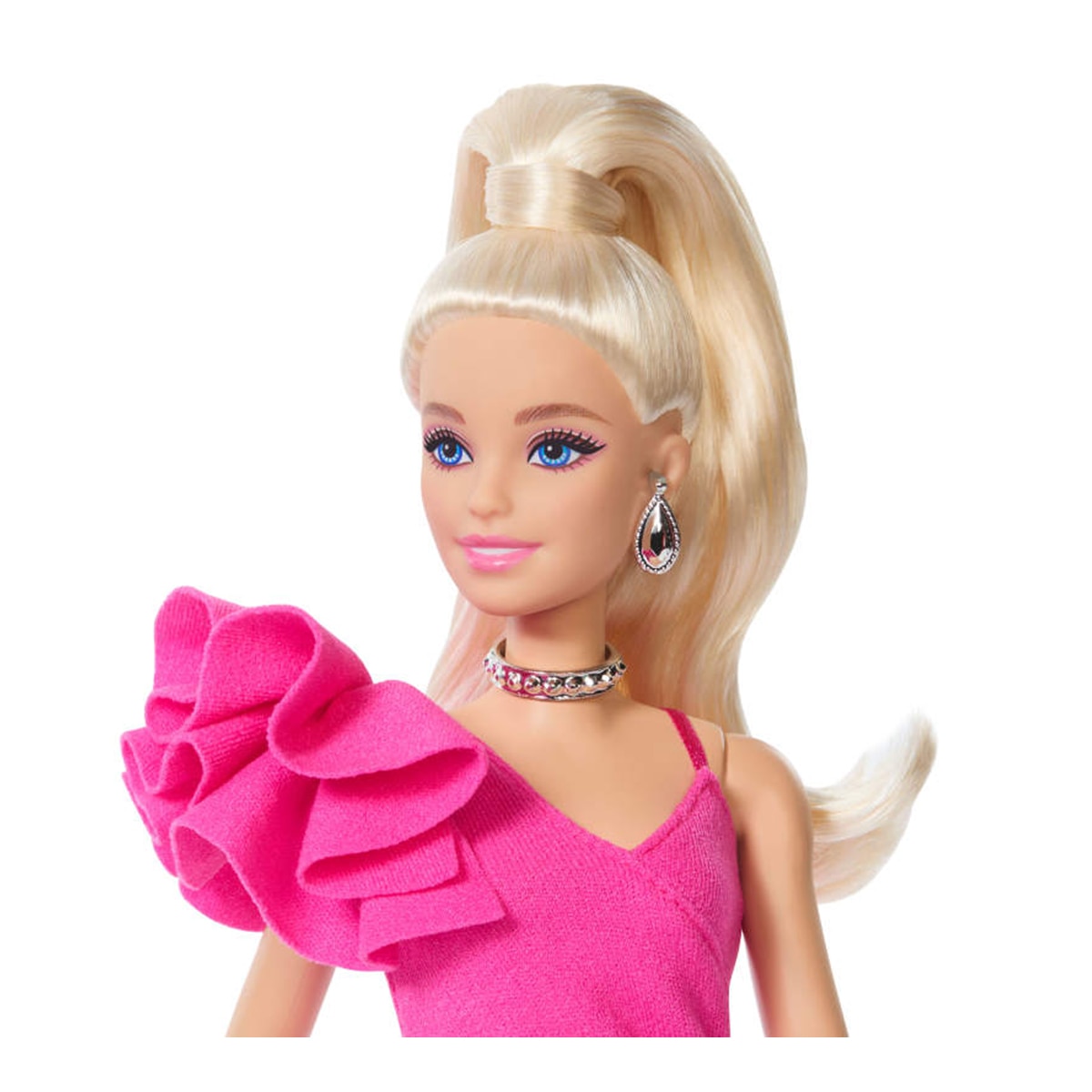 Barbie Deluxe Style Vestido, look Barbiecore rosa intenso con accesorios plateados y detalles de moda 2