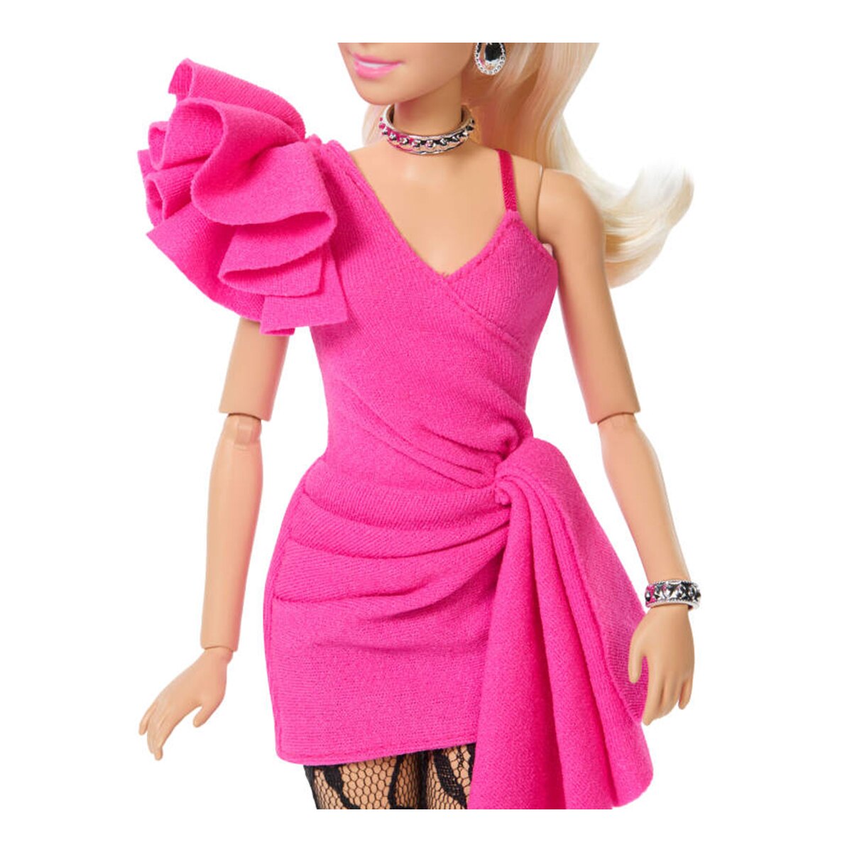 Barbie Deluxe Style Vestido, look Barbiecore rosa intenso con accesorios plateados y detalles de moda 3
