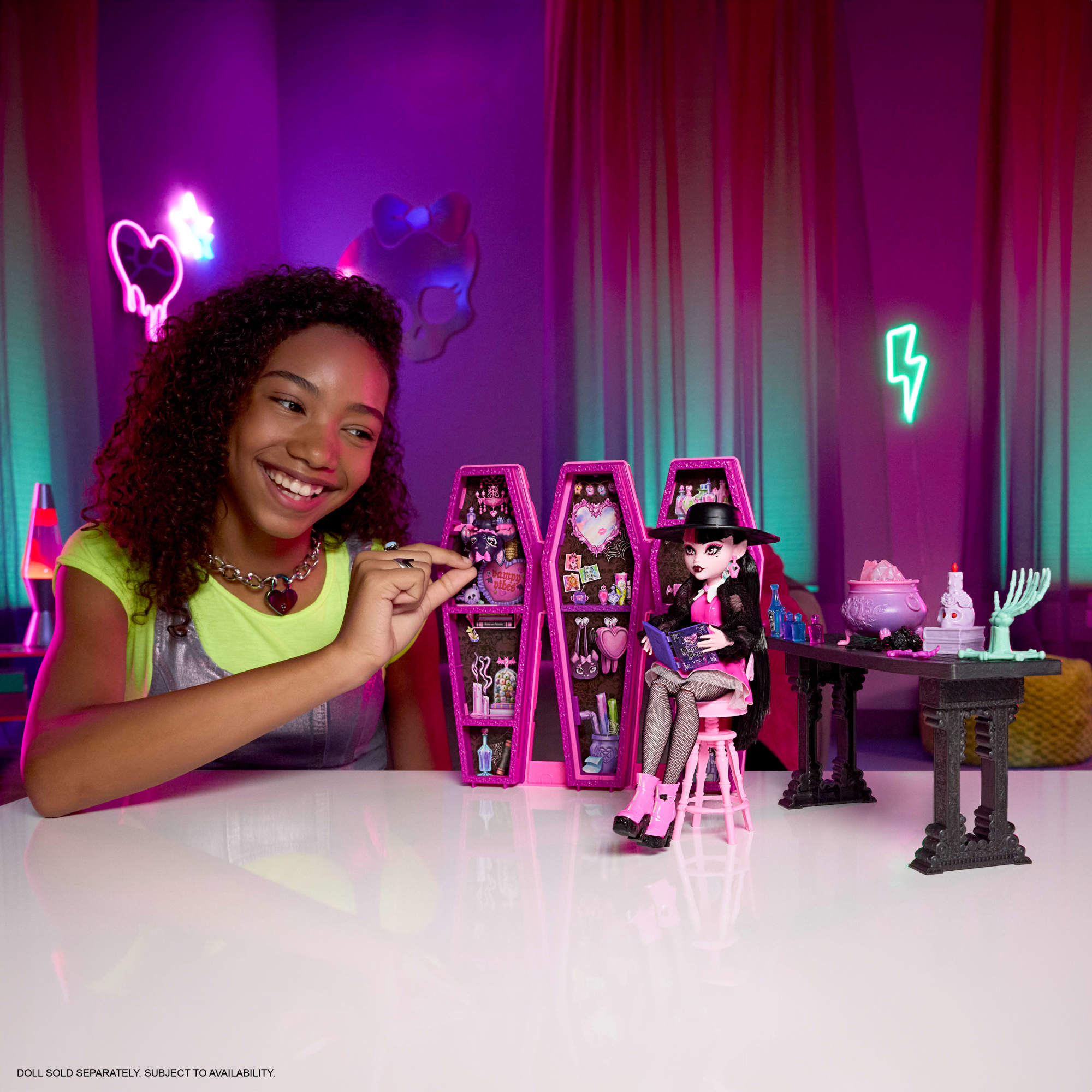 Set de juego Draculaura Secret Potion Room Monster High 3