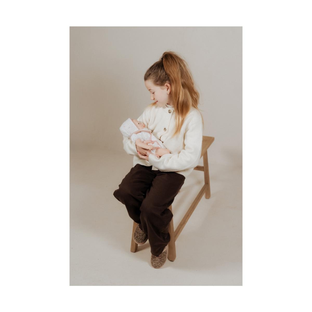 Muñeca Real Reborn Aitana 40 cm con cambiador y pañuelo babero Spanish Design (Cuerpo Silicona Sexo Niña) Arias 2