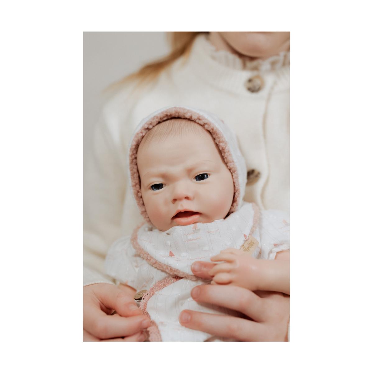 Muñeca Real Reborn Aitana 40 cm con cambiador y pañuelo babero Spanish Design (Cuerpo Silicona Sexo Niña) Arias 12