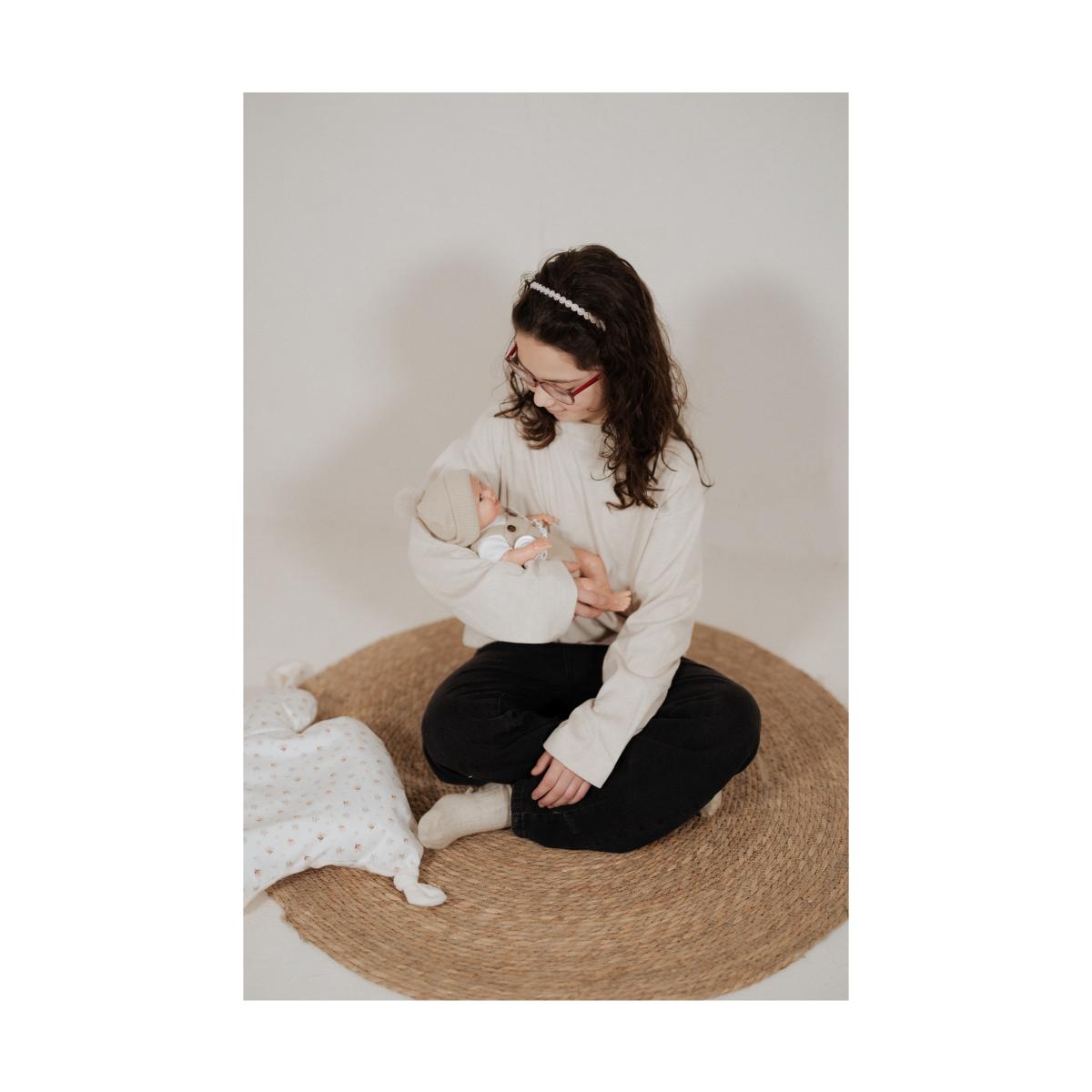 Muñeca Reborn 35 cm Mateo beige con cojín Arias 4
