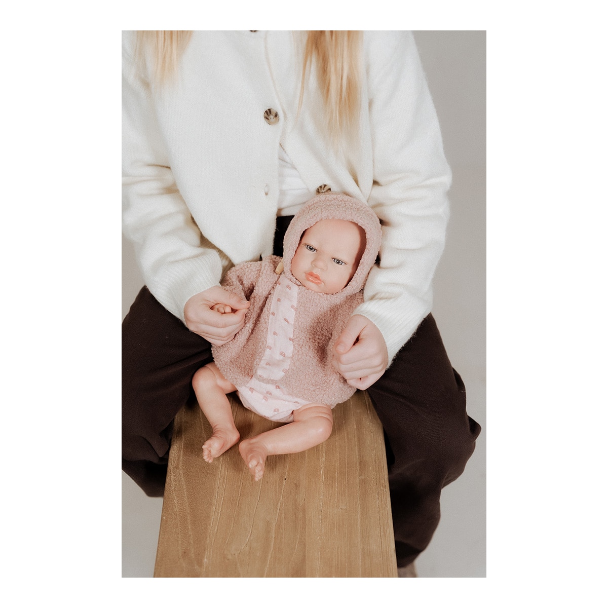 Muñeco bebés Reborn 40 Cm Luna con manta Nido, chupete, chupetero, pañal, Libro de familia y certificado de autenticidad Arias 7