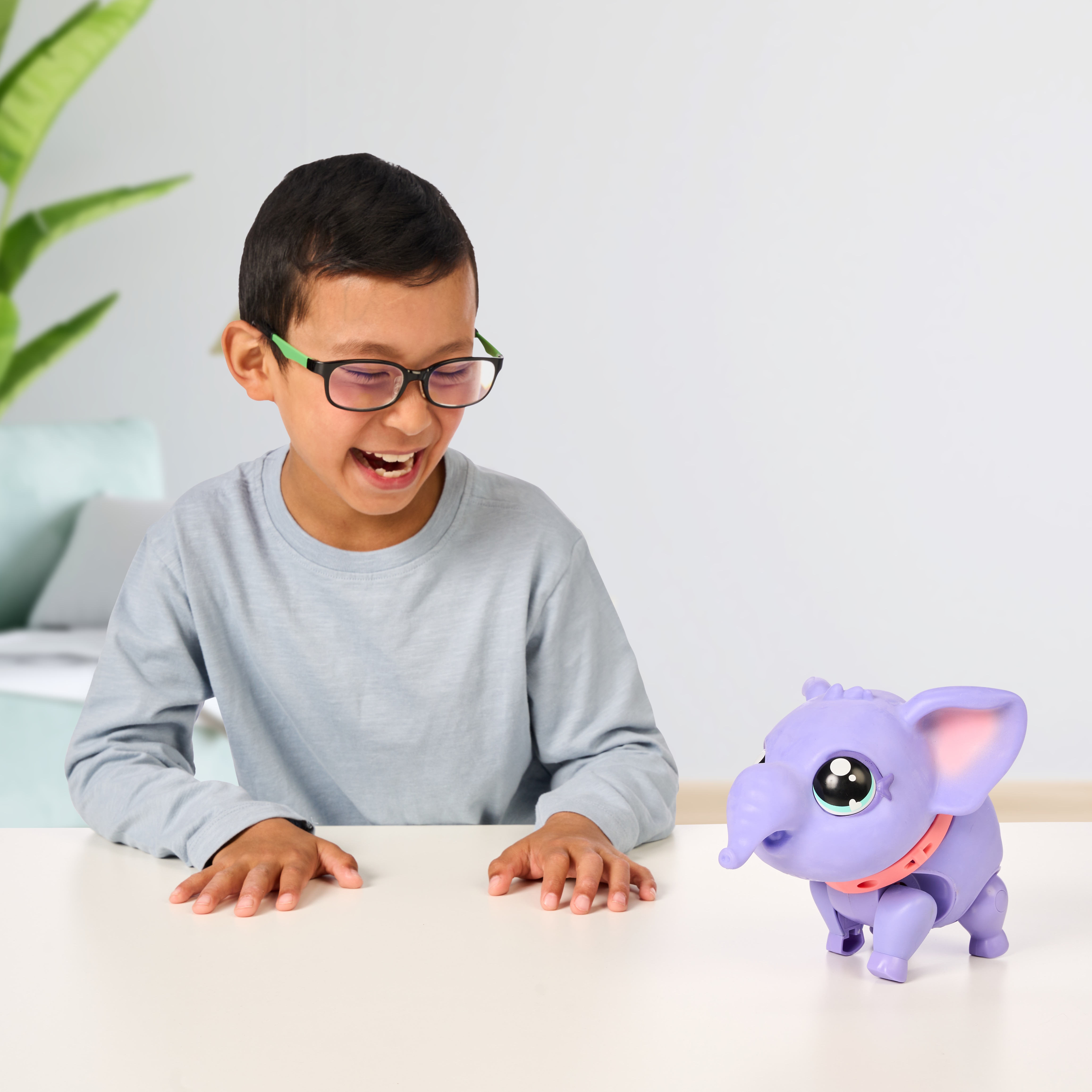 Peluche interactivo My Walking Elephant Little Live Pets 2