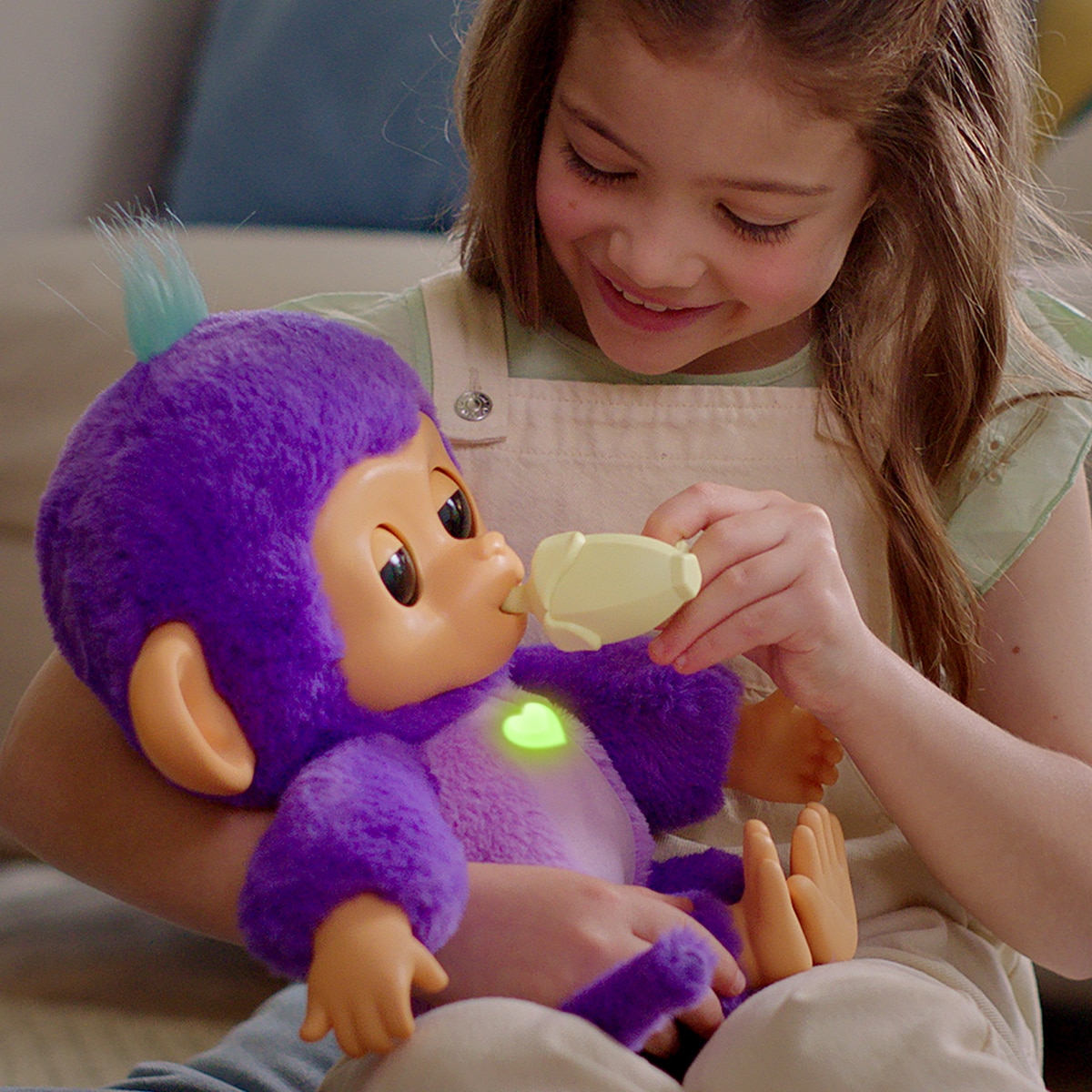 Fingerlings cuida y mima, un mono interactivo con más de 200 sonidos y reacciones 10