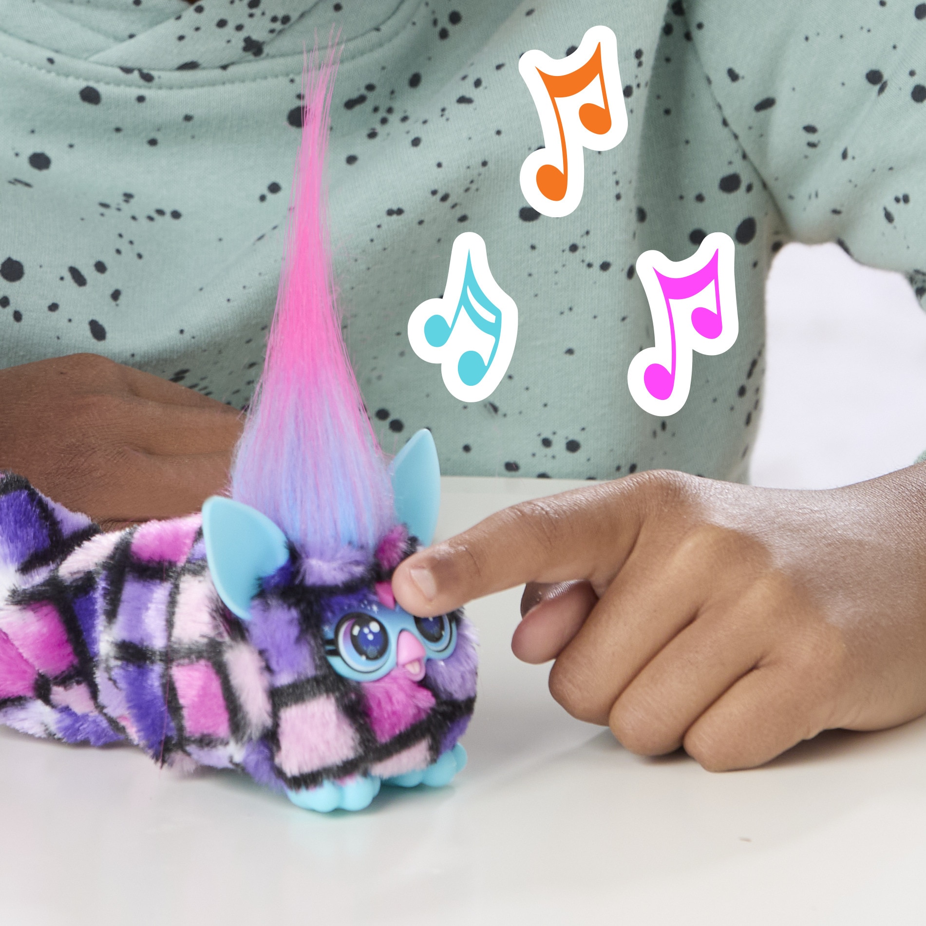 Peluche Furby DJ Furblets -Artigo Sortido. Envio realizado de forma aleatória 12