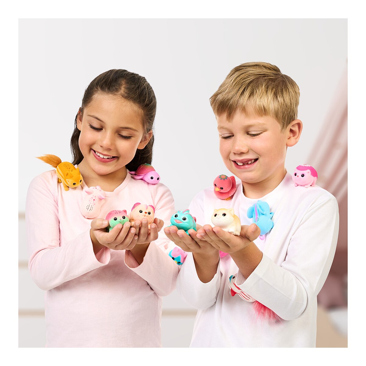 Peluche interactivo NeeDees pack individual Little Live Pets Moose modelos surtidos 9