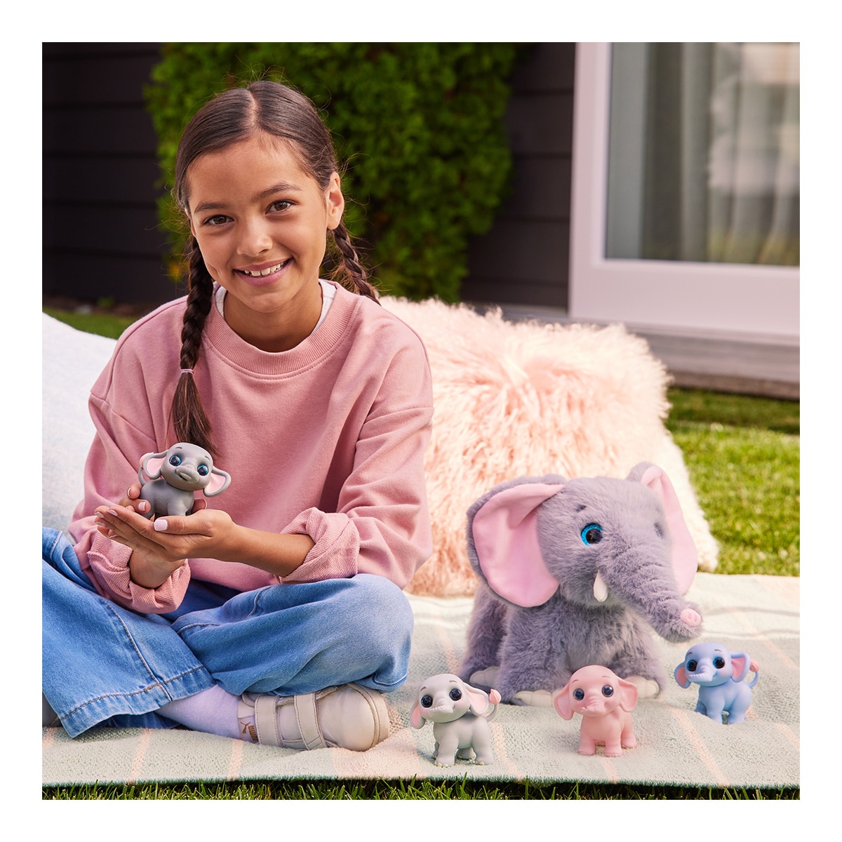 Peluche electrónico Mami Elefante y sus bebés de Pets Alive 4