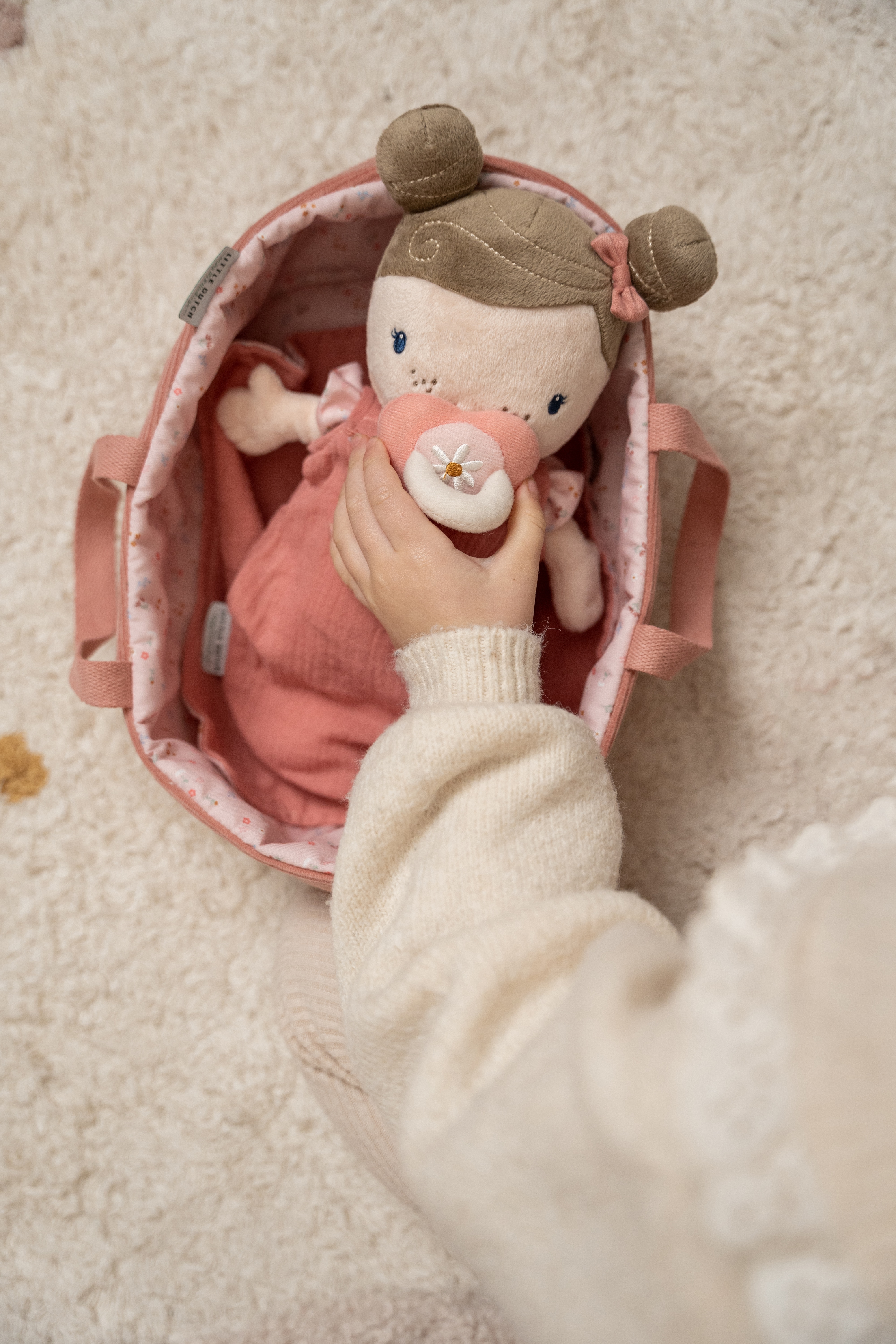 Muñeca bebé rosa Little Dutch 11