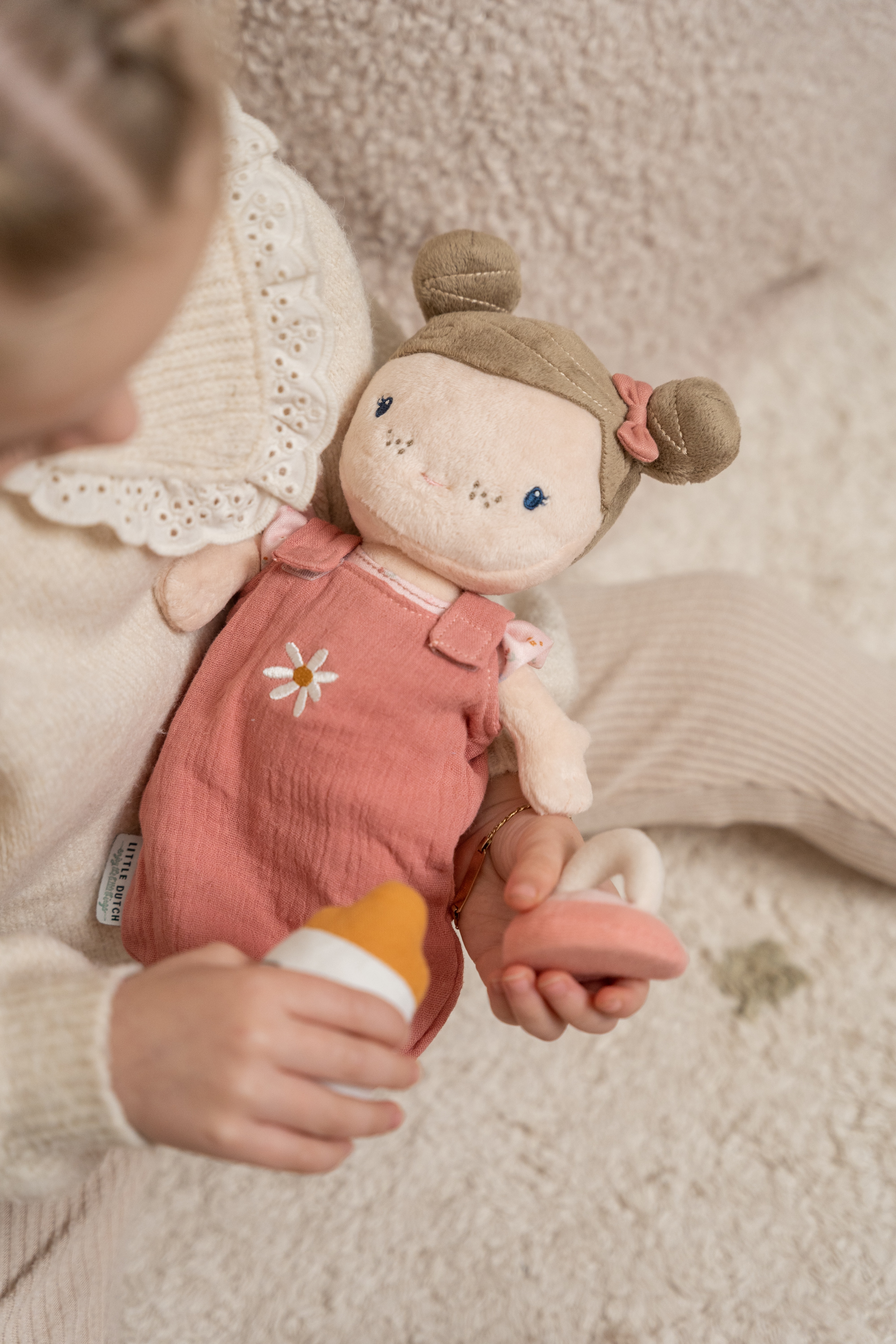Muñeca bebé rosa Little Dutch 15
