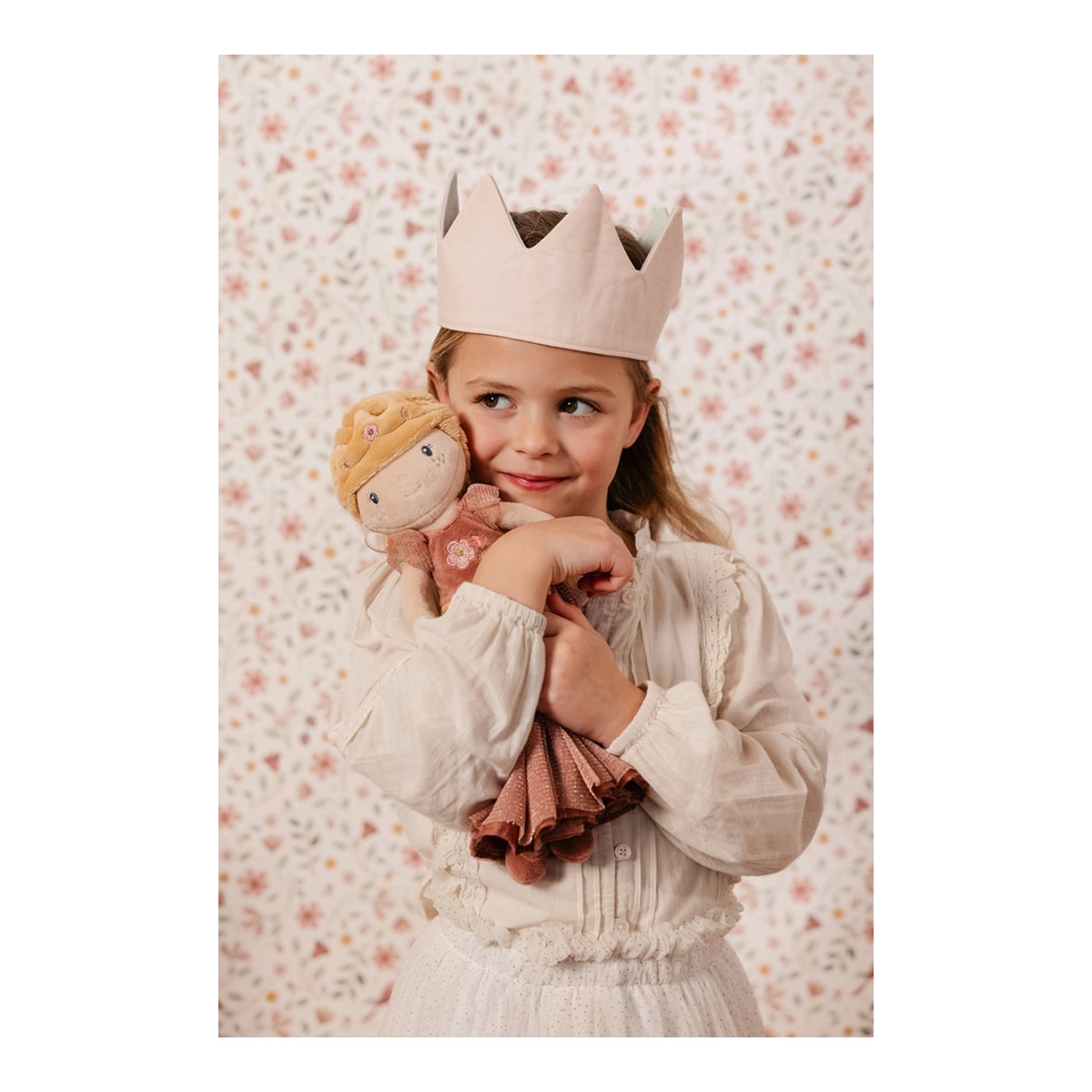 Julia princesa muñeca blandita Little Dutch 4