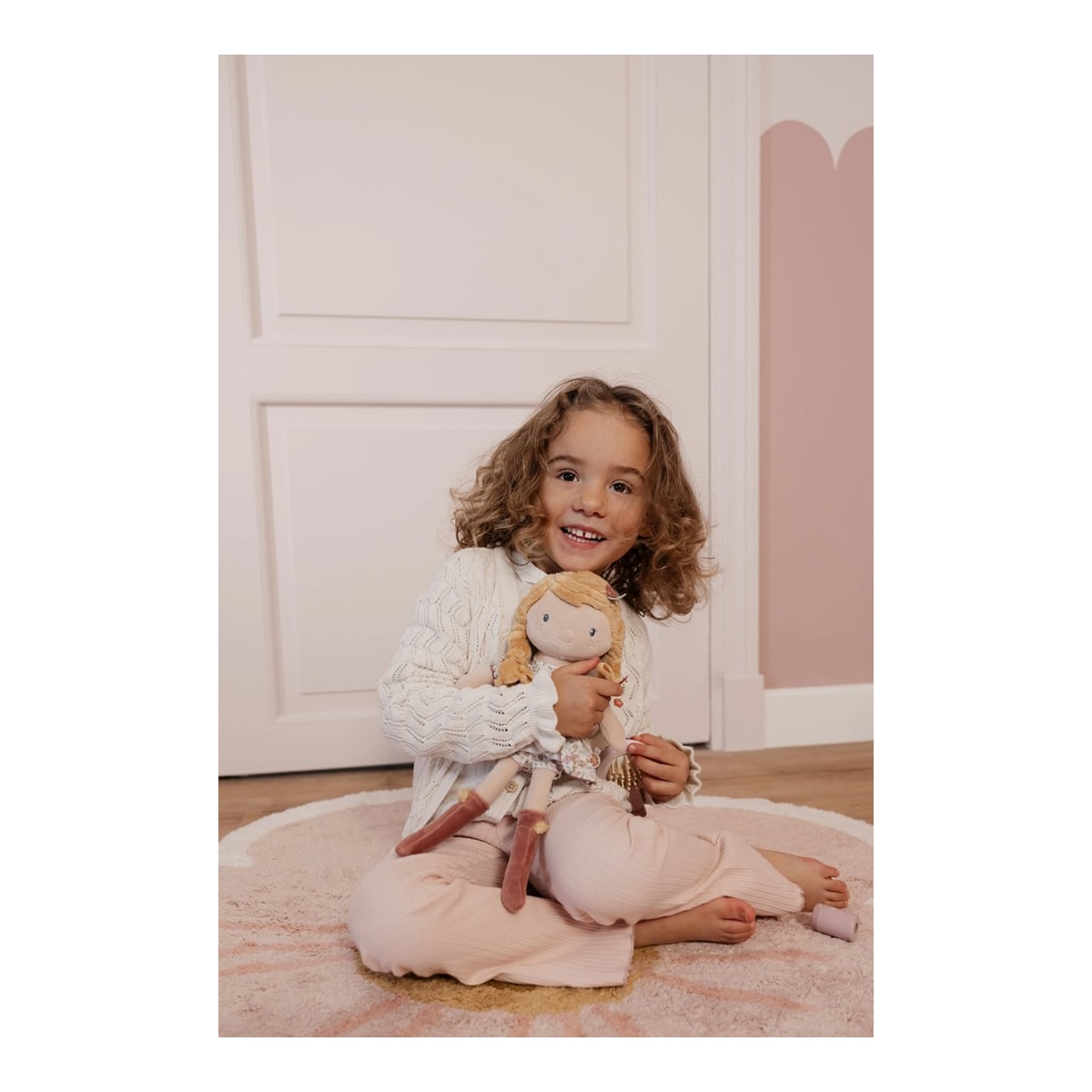 Julia muñeca blandita 35 cm Little Dutch 5