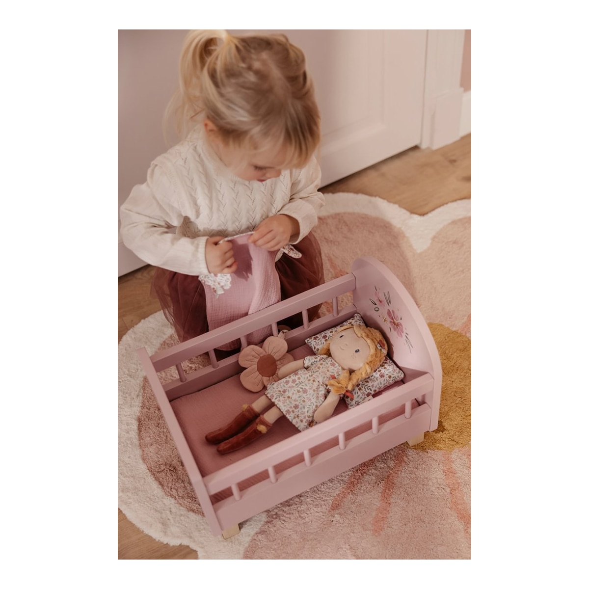 Julia muñeca blandita 35 cm Little Dutch 7