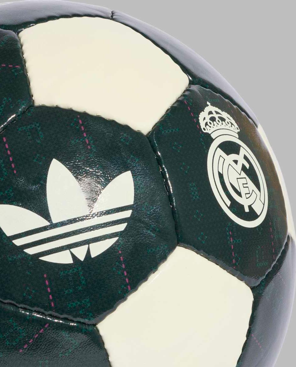 Bola de Futebol Real Madrid Away 2026/2027 Verde / Branco-3