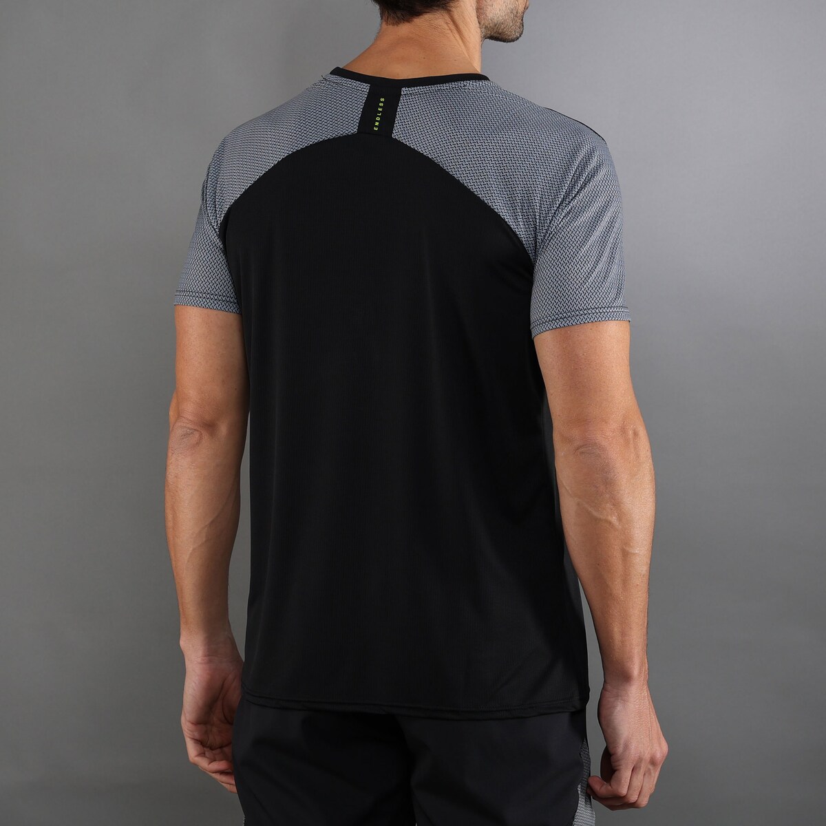 T-shirt de Homem Vector Preto-2