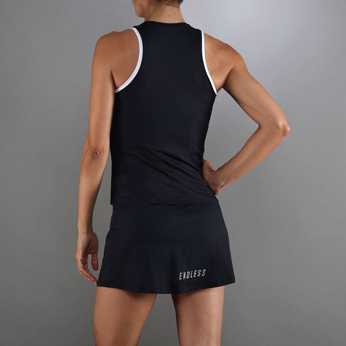 T-shirt de Mulher Essential Preto-4