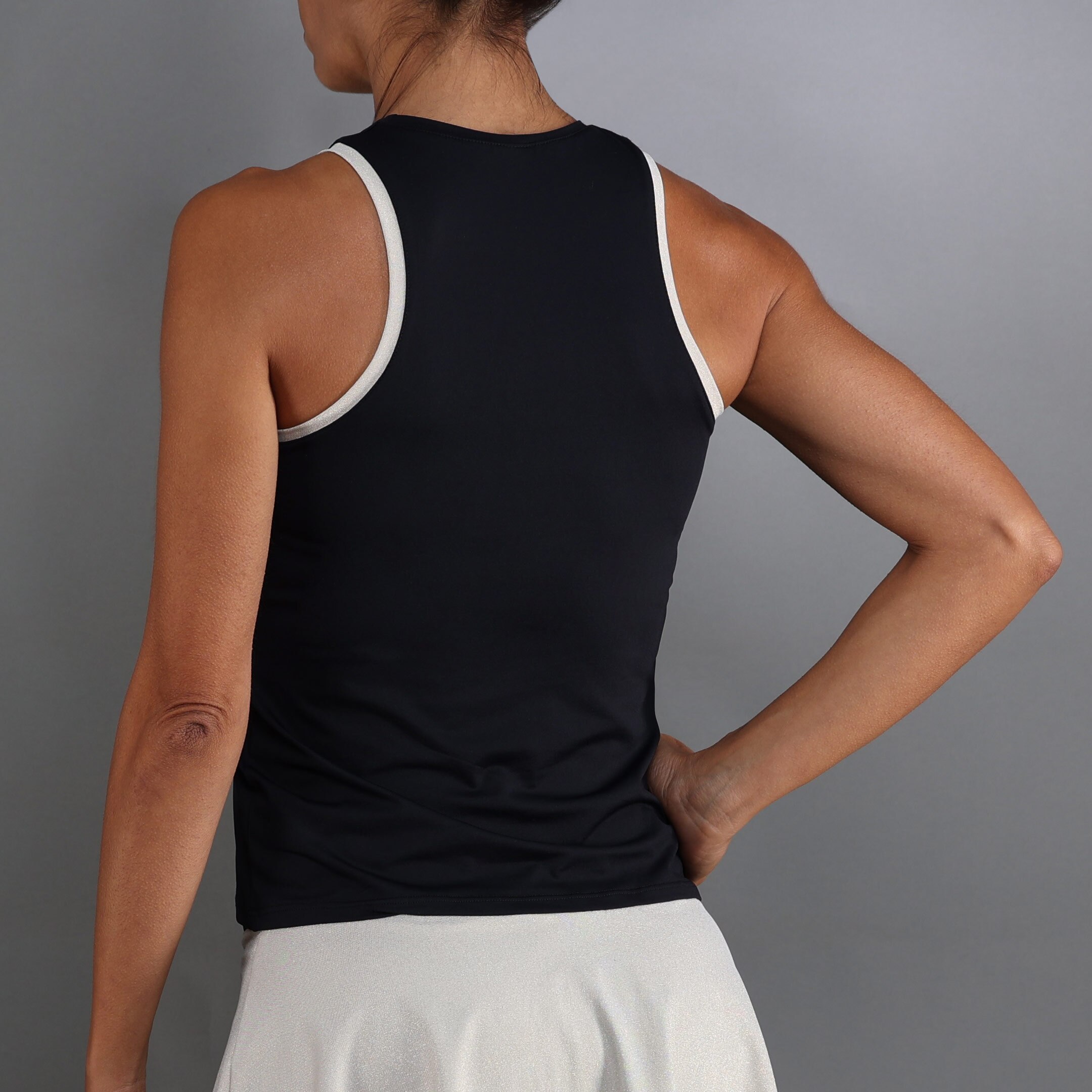 T-shirt de Mulher Essential Preto-2