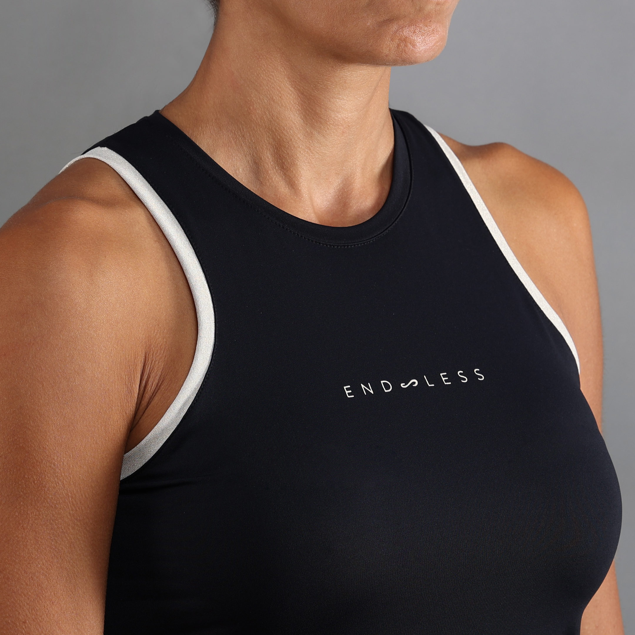 T-shirt de Mulher Essential Preto-3
