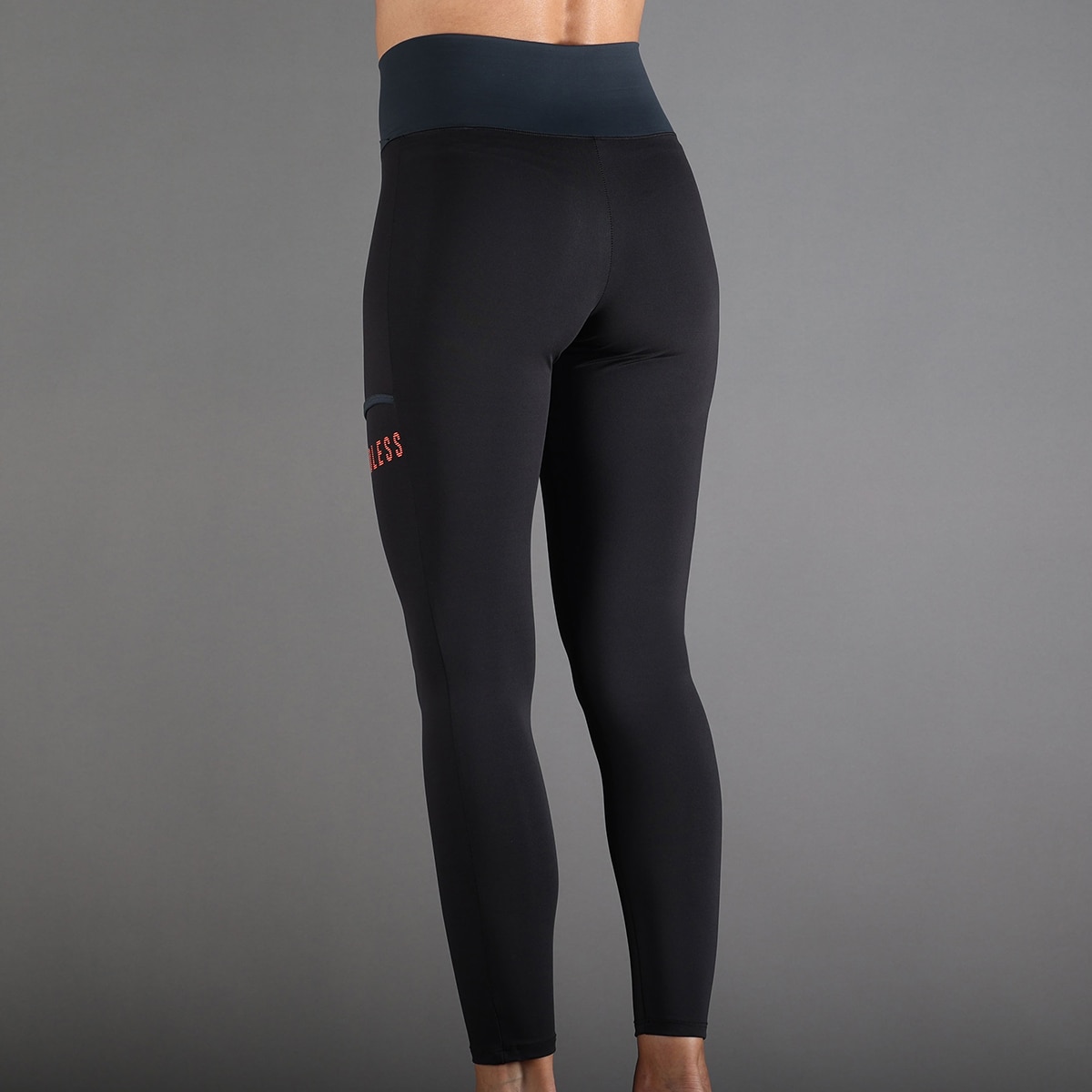 Leggings de Mulher Cross Pocket Preto-2