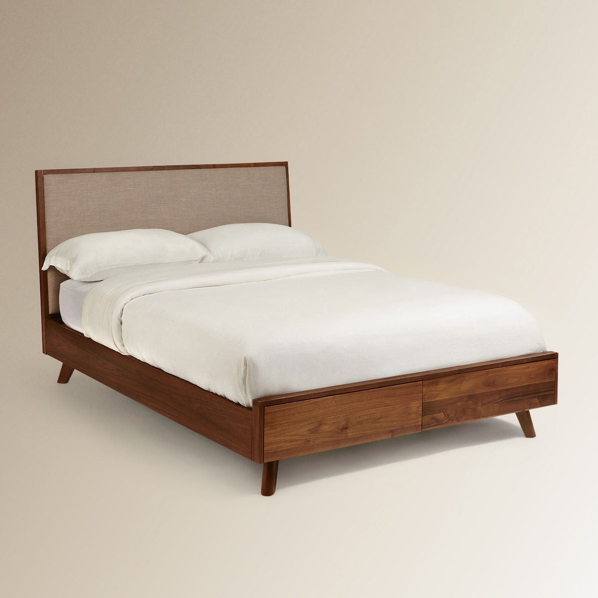 Cama doble de madera de nogal con cabecero tapizado Antón Room - El Corte Inglés · El Corte Inglés - Room · El Corte Inglés