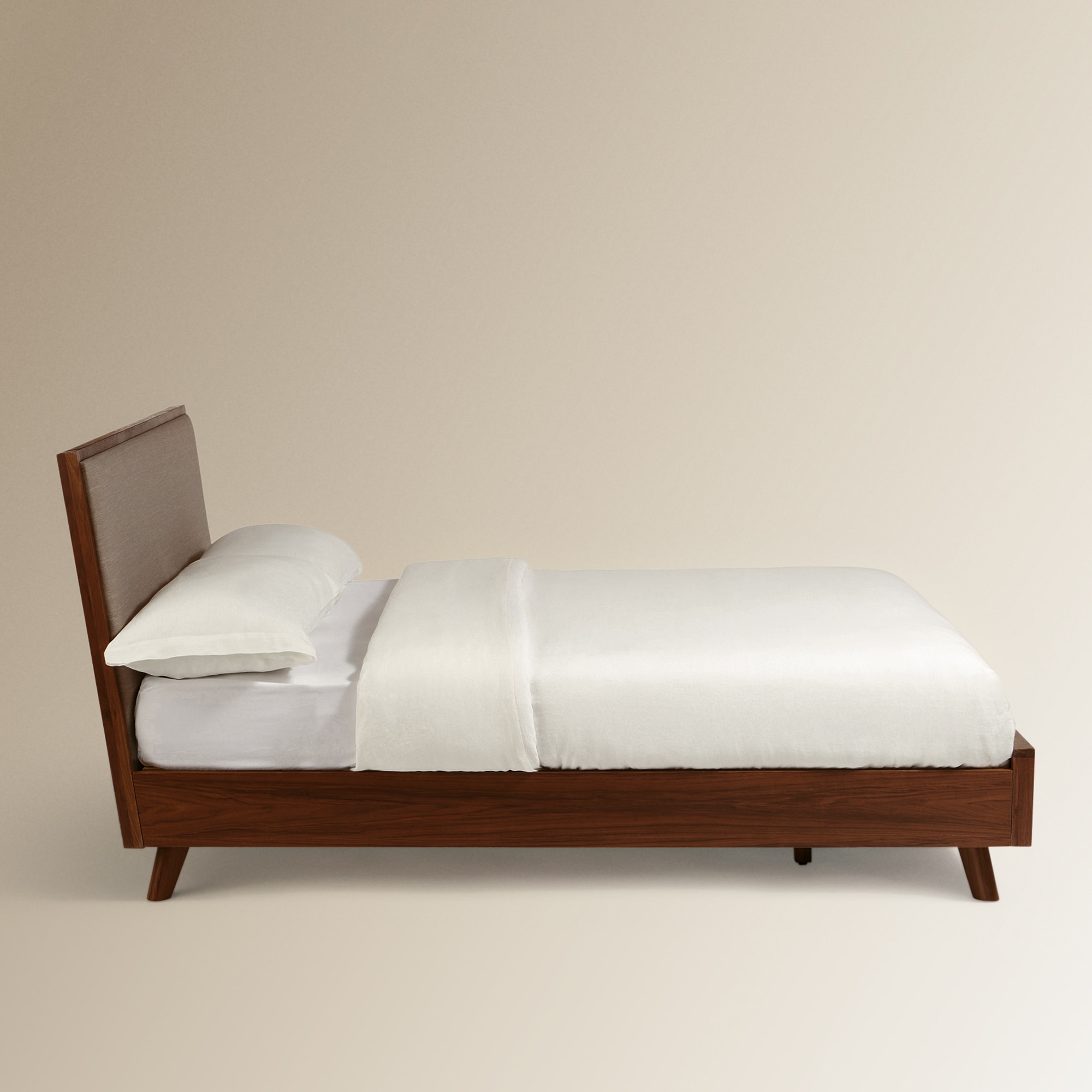 Cama de Casal de Nogueira com Cabeceira Estofada Antón Nogueira-5