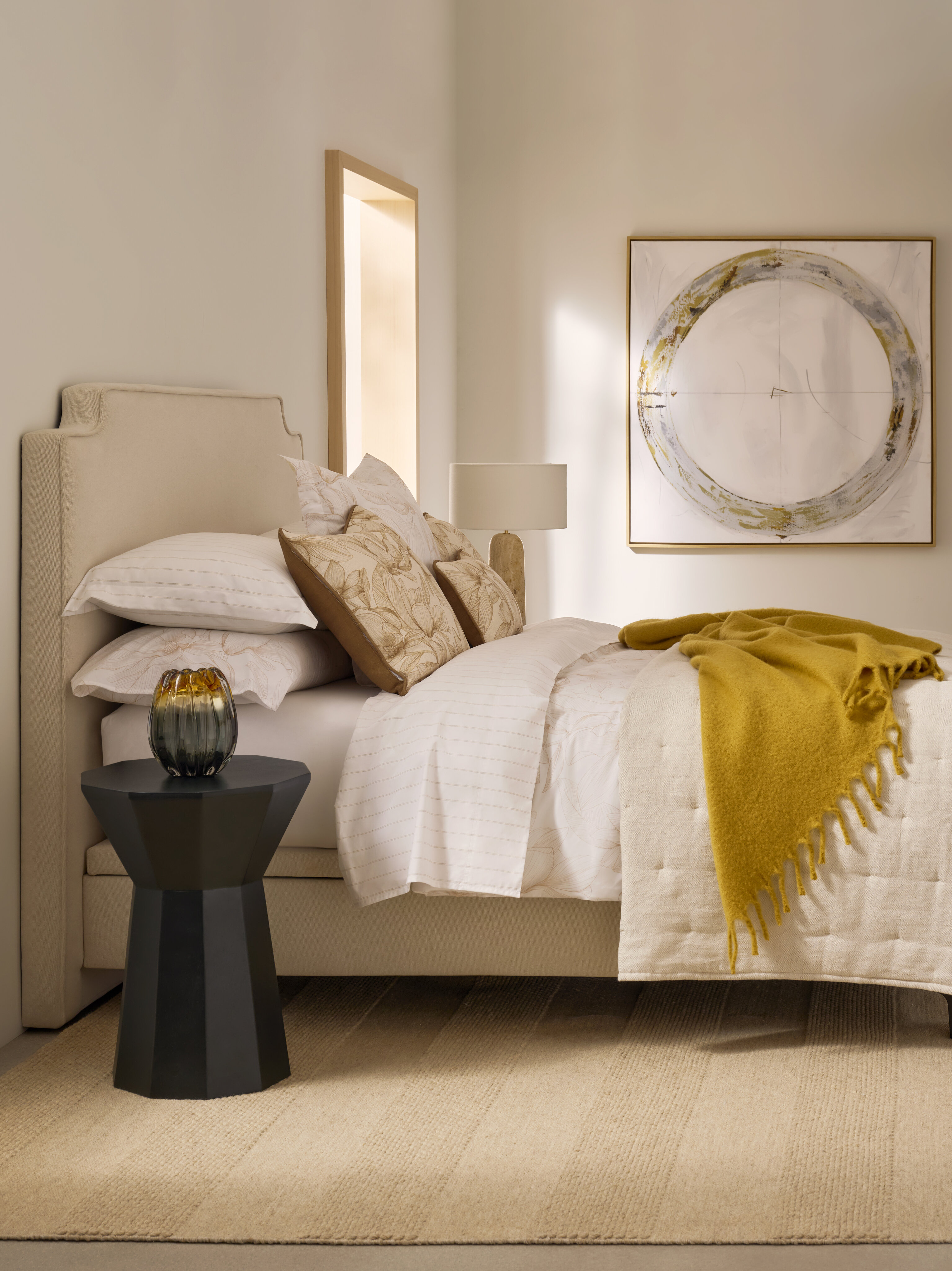 Cama de Casal Estofada com Baú Rebatível Byron Aruba/Cru-11