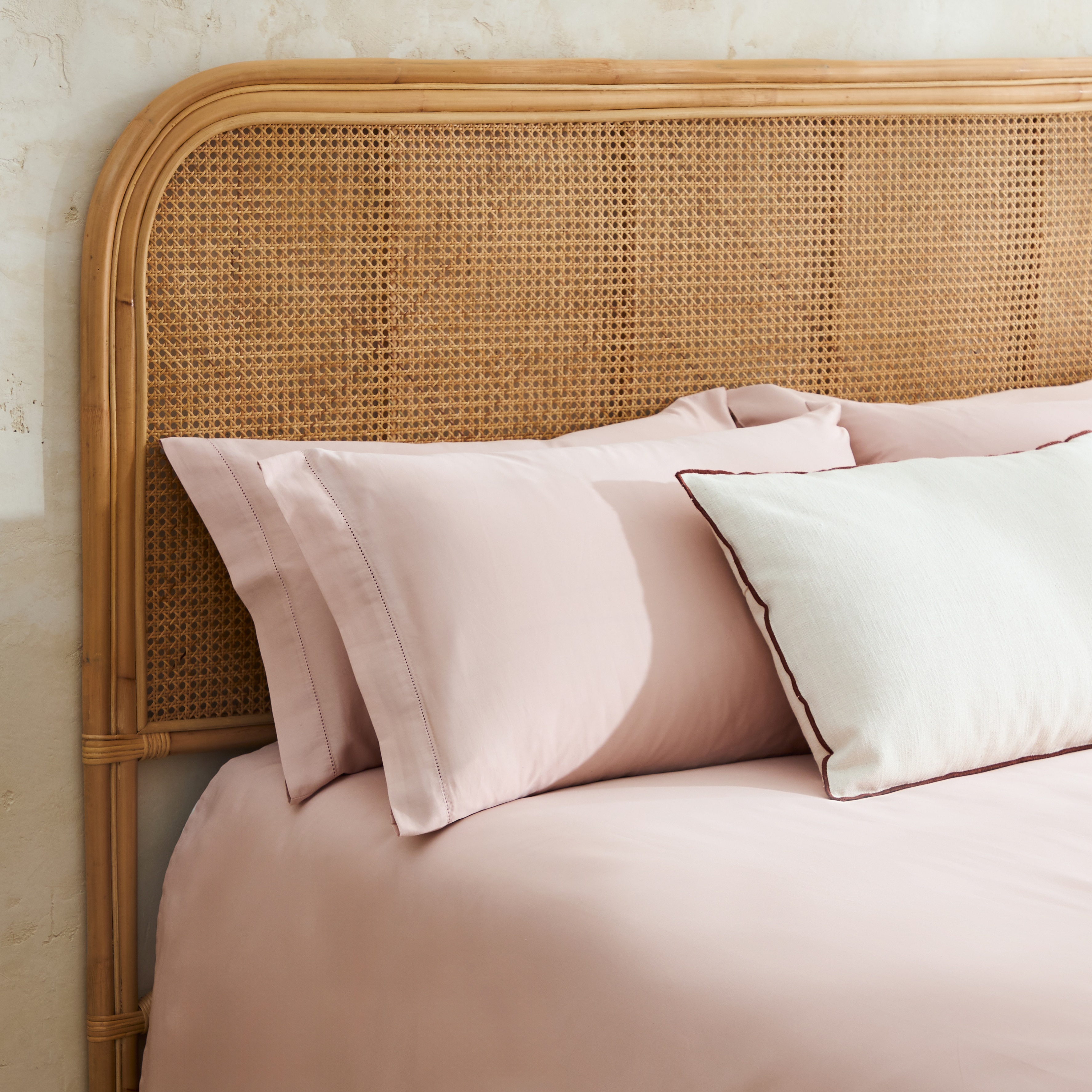 Imagem 0 de Cabeceira Dupla de Rotim Mahón