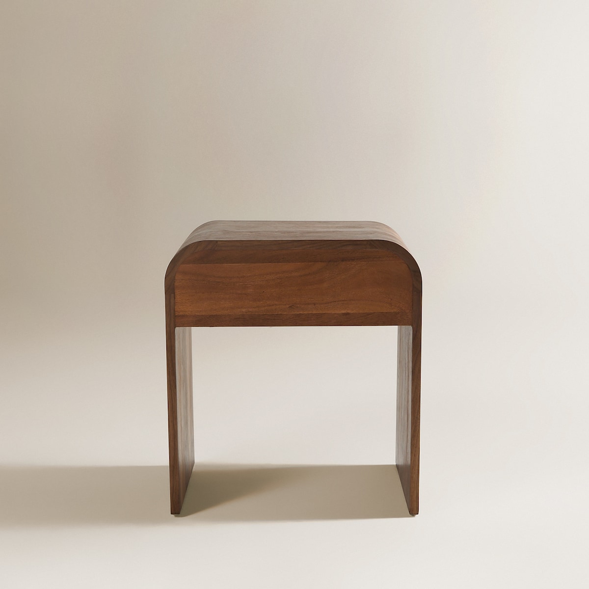 Mesa de Cabeceira com 1 Gaveta de Nogueira Chicago Nogueira-5