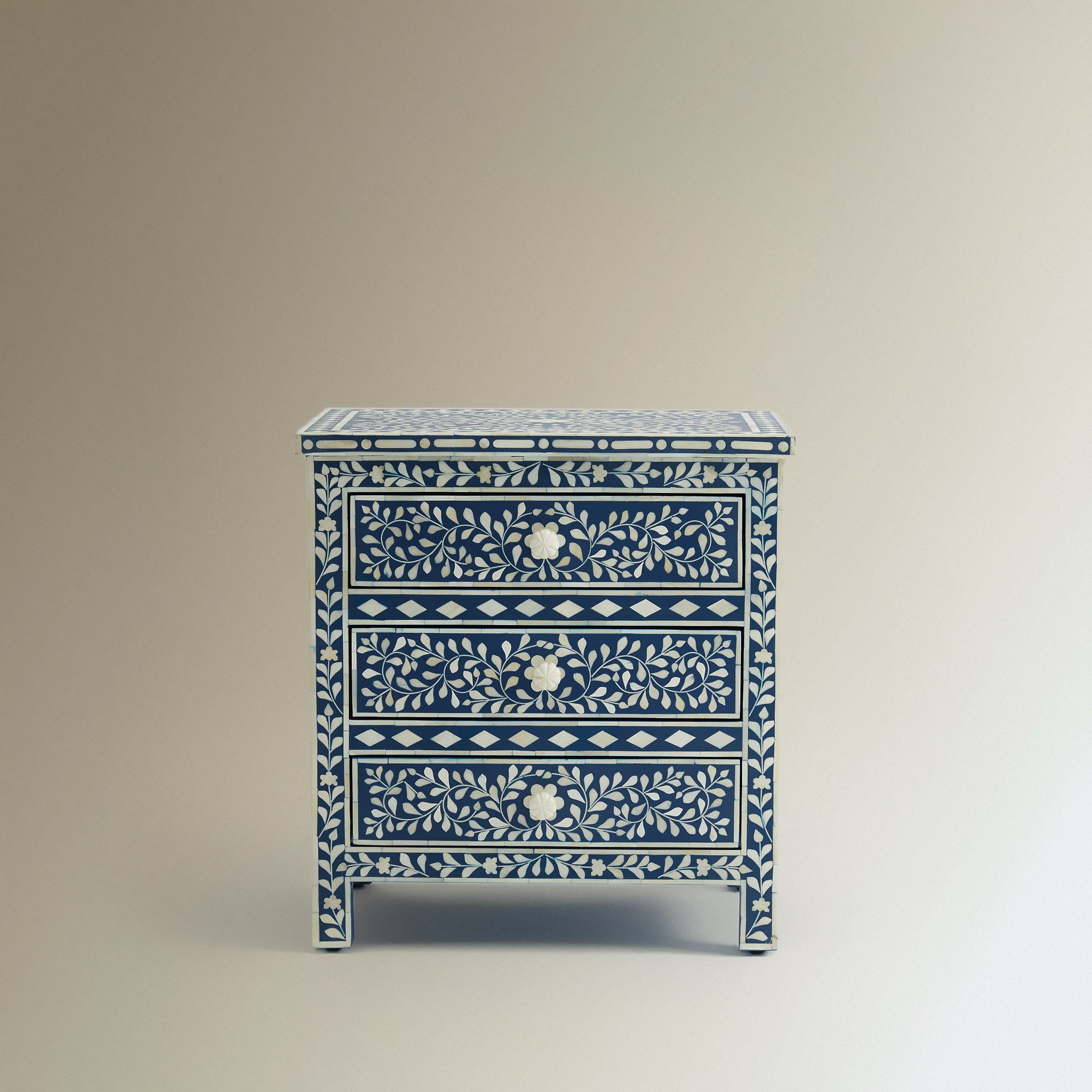 Mesa Auxiliar de Madeira e Osso com 3 Gavetas Kerala Azul-3