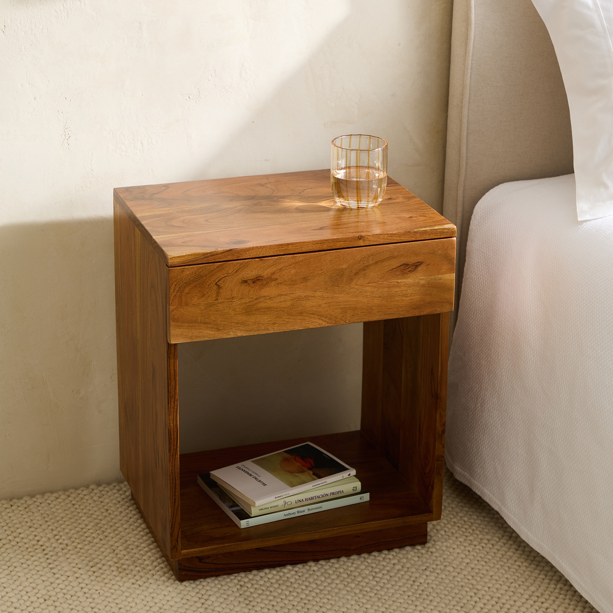 Imagem 0 de Mesa de Cabeceira de Madeira de Acácia com 1 Gaveta Bombay