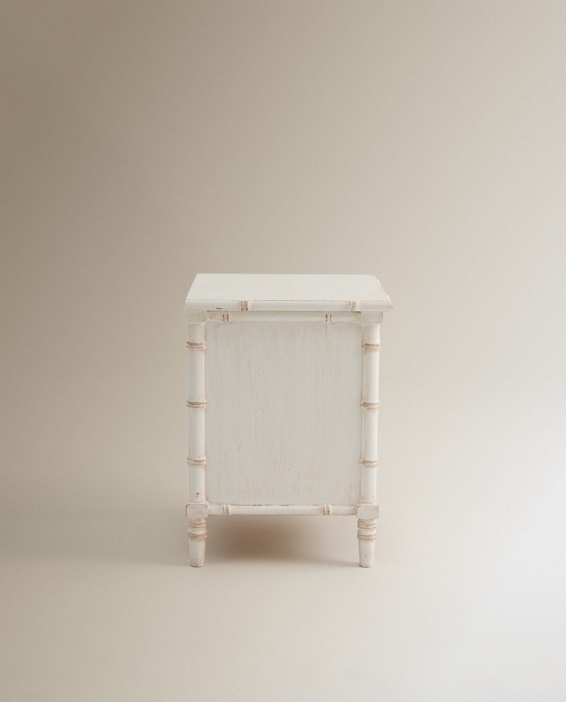 Mesa Auxiliar de Pinho Bamboo Branco-4