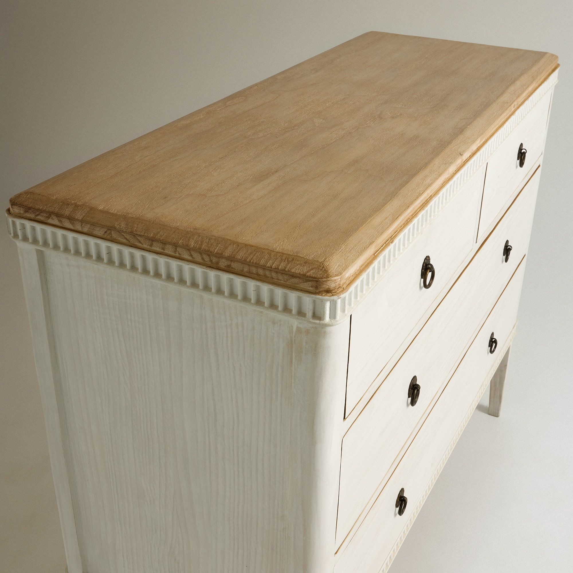 Cómoda de Madeira de Pinho Reciclado com 4 Gavetas Amelia. Branco-7