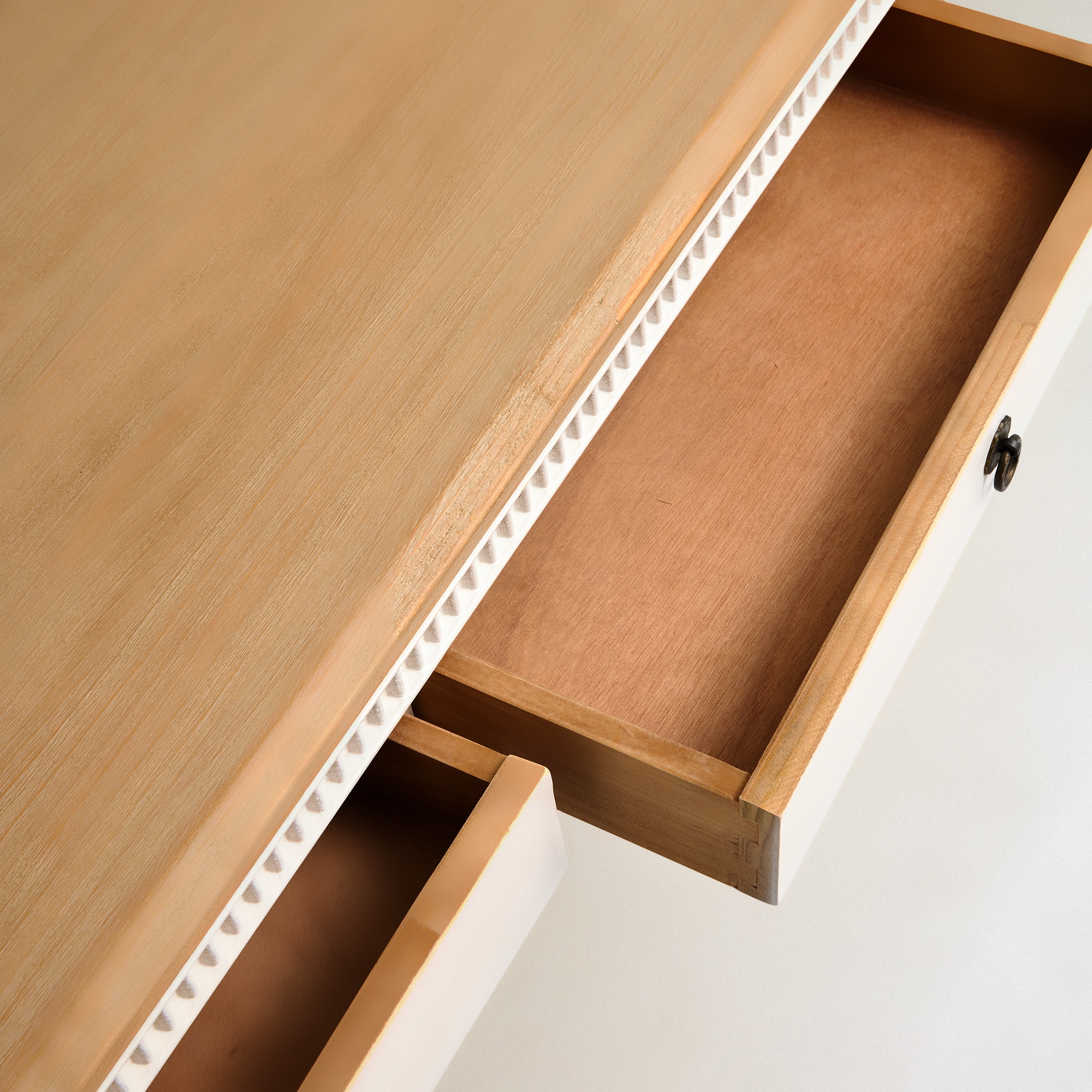 Toucador de Madeira de Pinho Reciclado Amelia Branco-6