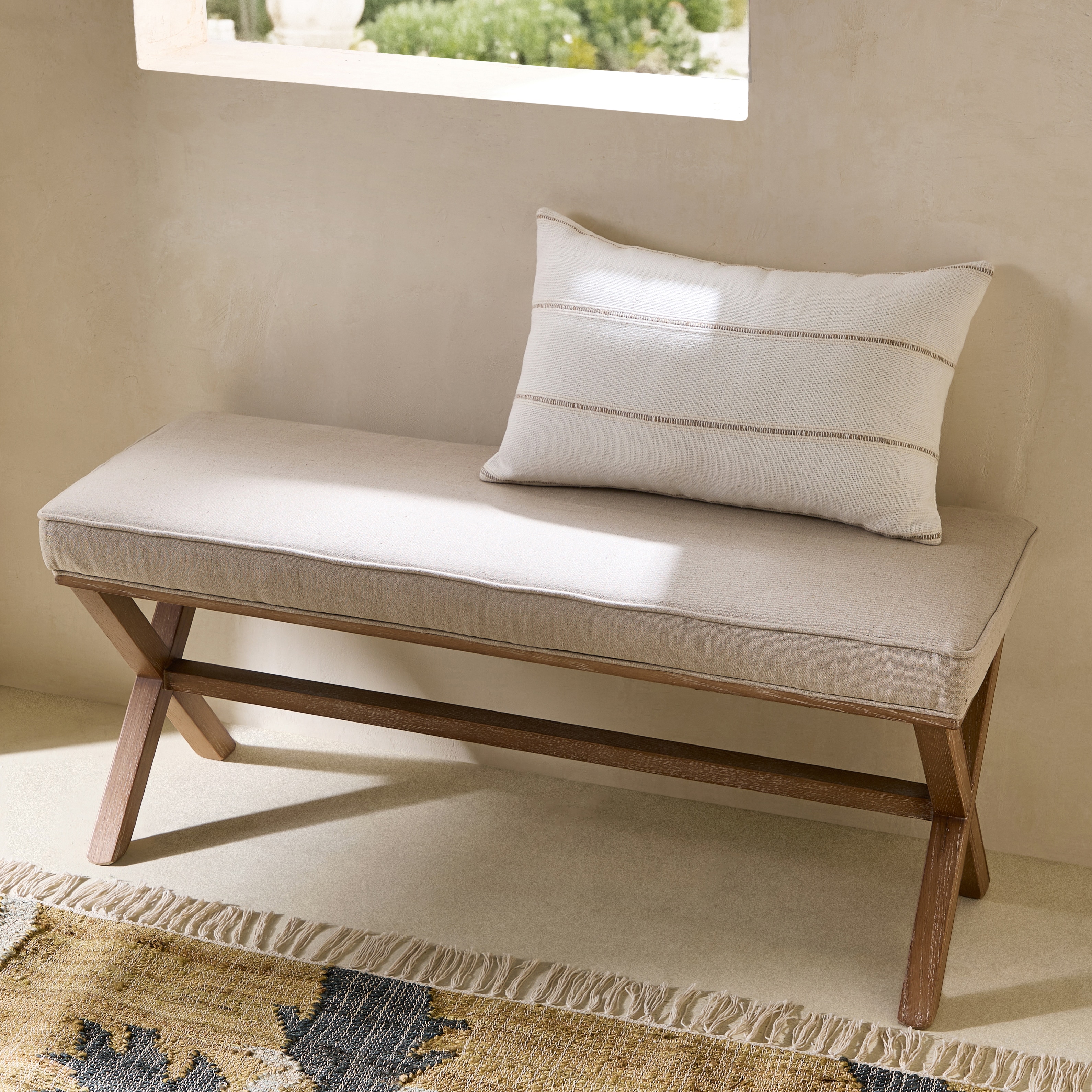 Imagem 0 de Banco de Carvalho Estofado em Linho Vintage