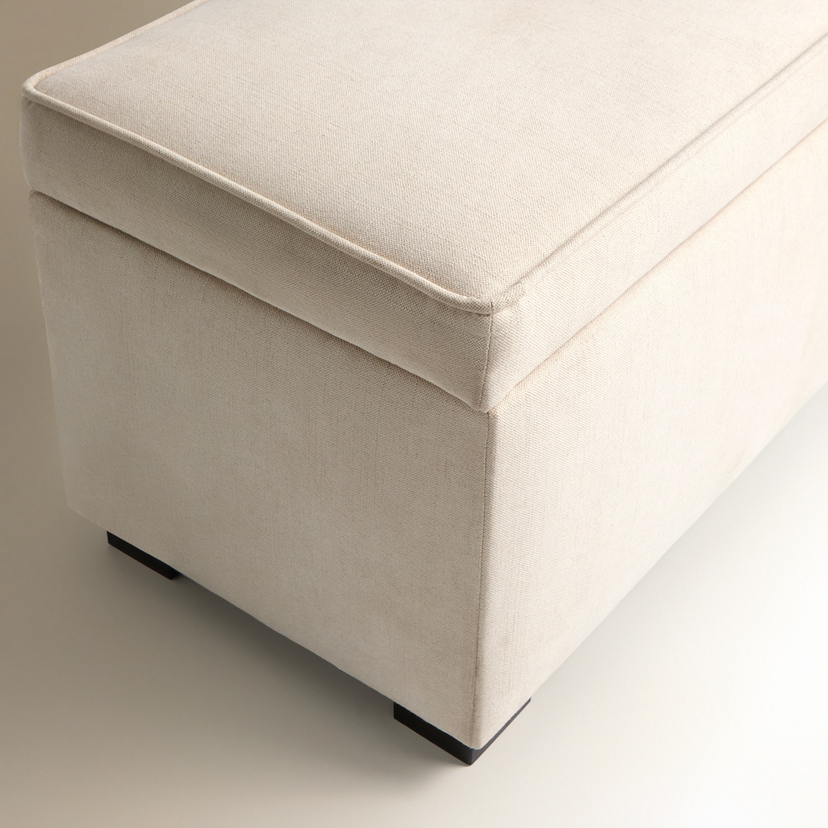 Banco Estofado com Armazenamento Byron Bege-5