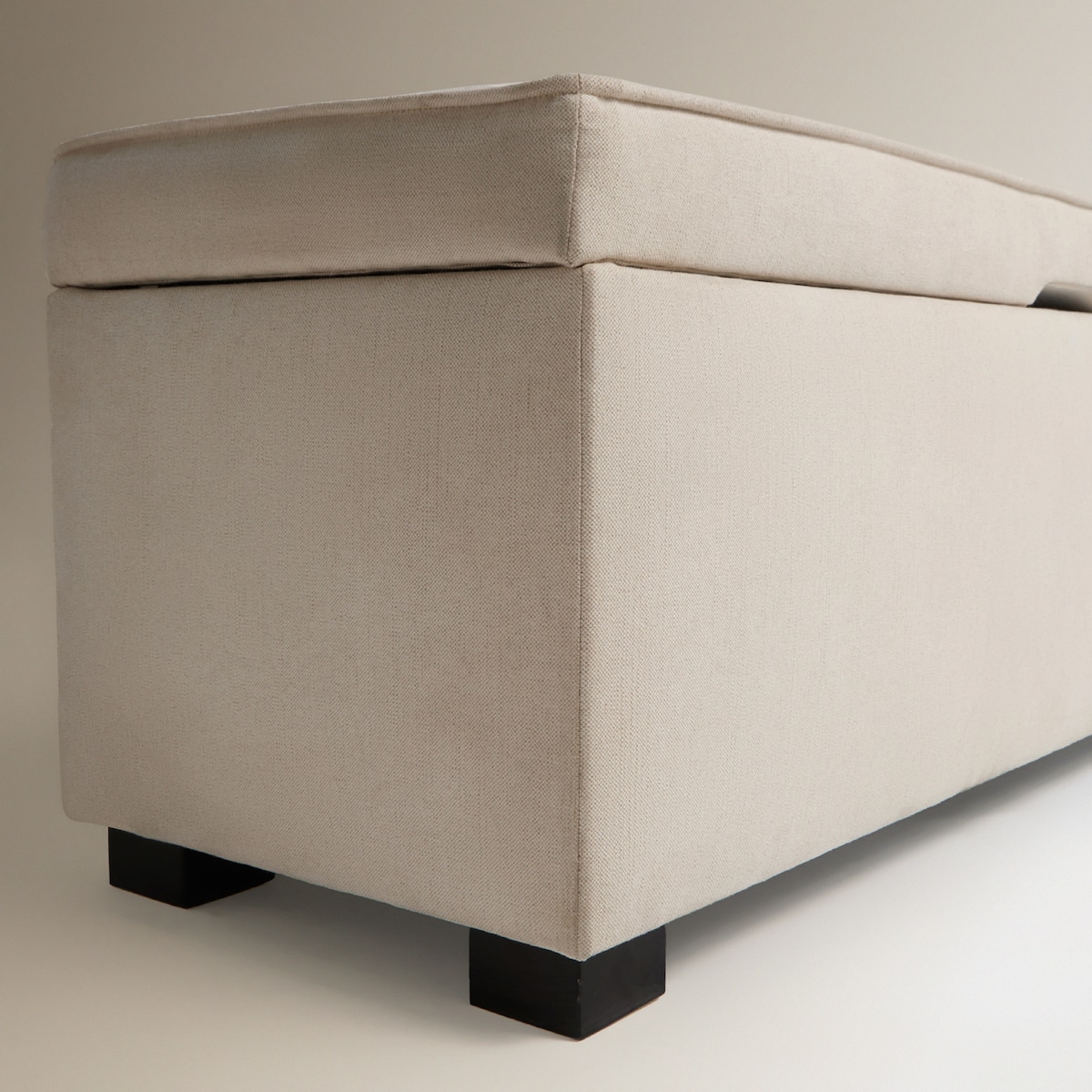 Banco Estofado com Armazenamento Byron Bege-7
