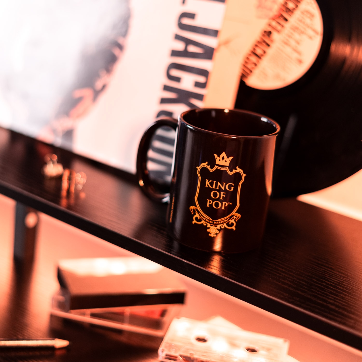 Taza fabricada en cerámica con acabado brillante Negro / Blanco-6
