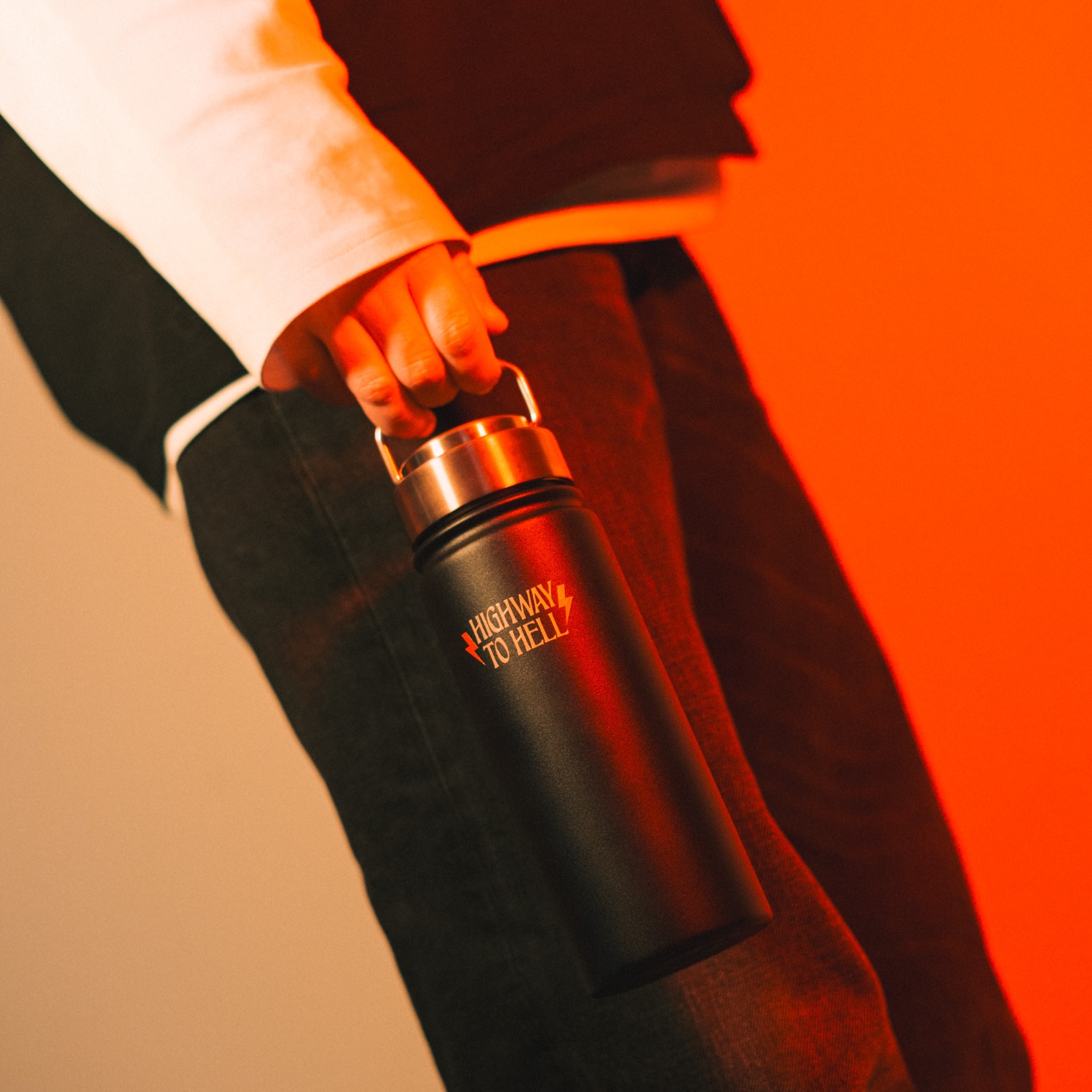 Botella metálica fabricada en acero inoxidable con doble pared Negro / Rojo-5