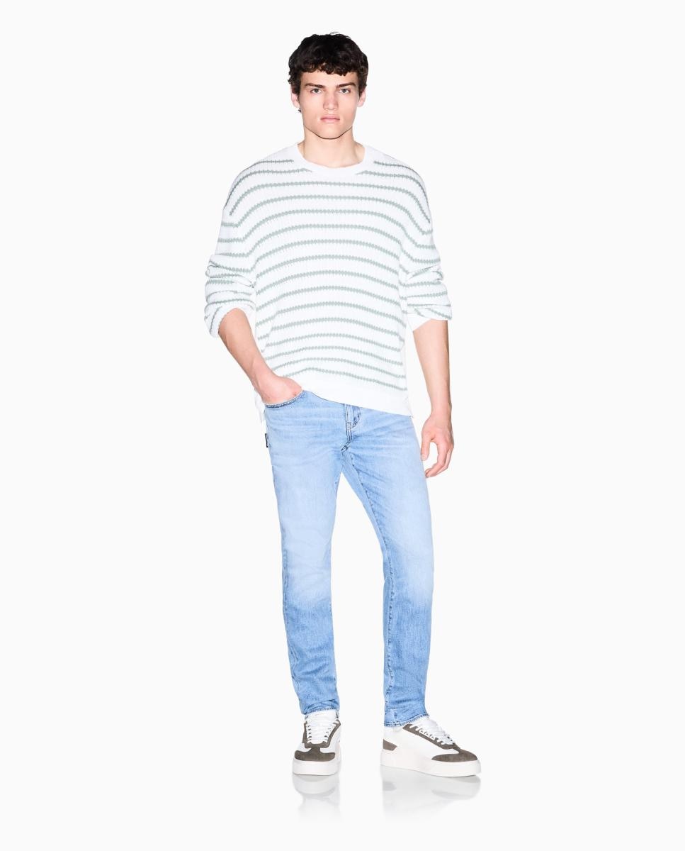 Imagem 0 de Jeans J14 Slim Fit com Lavagem Clara