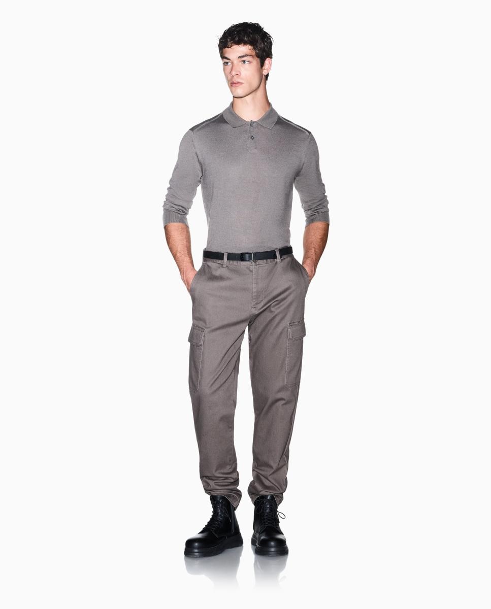 Imagem 0 de Calças Chino Regular Fit com Bolsos Cargo