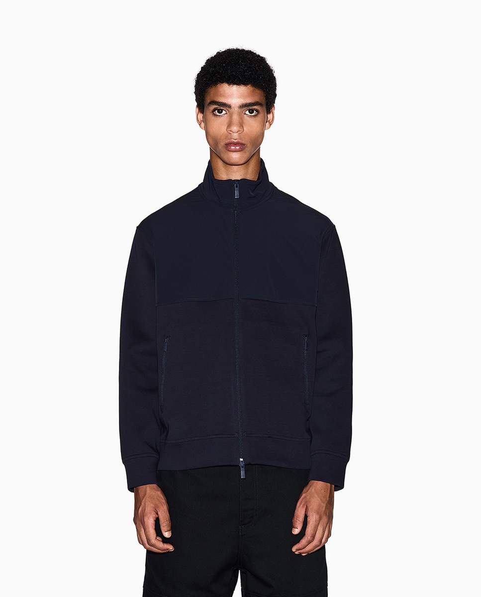 Armani Exchange - Chaqueta deportiva de hombre en mix de tejidos cuello perkins.