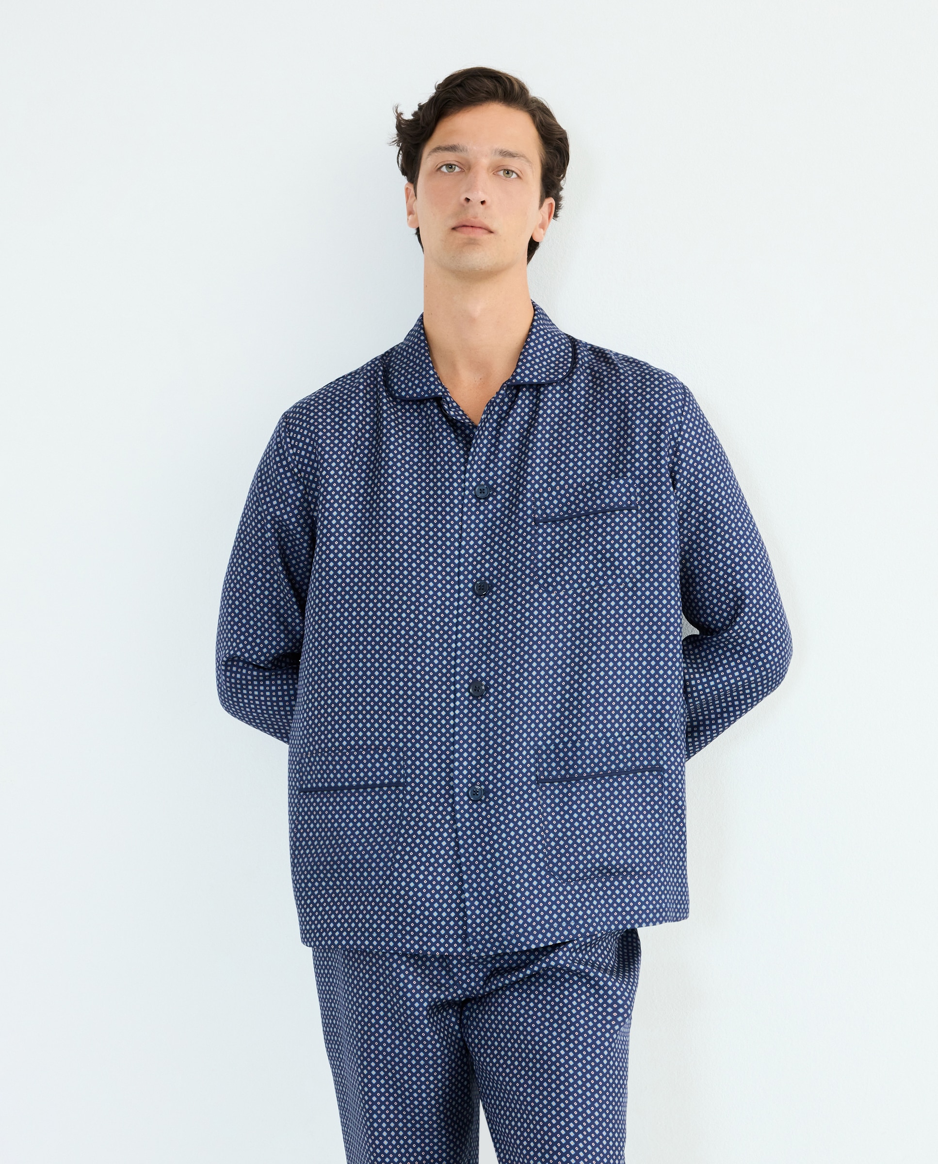 Imagem 0 de Pijama em Seda com Desenho de Gravata