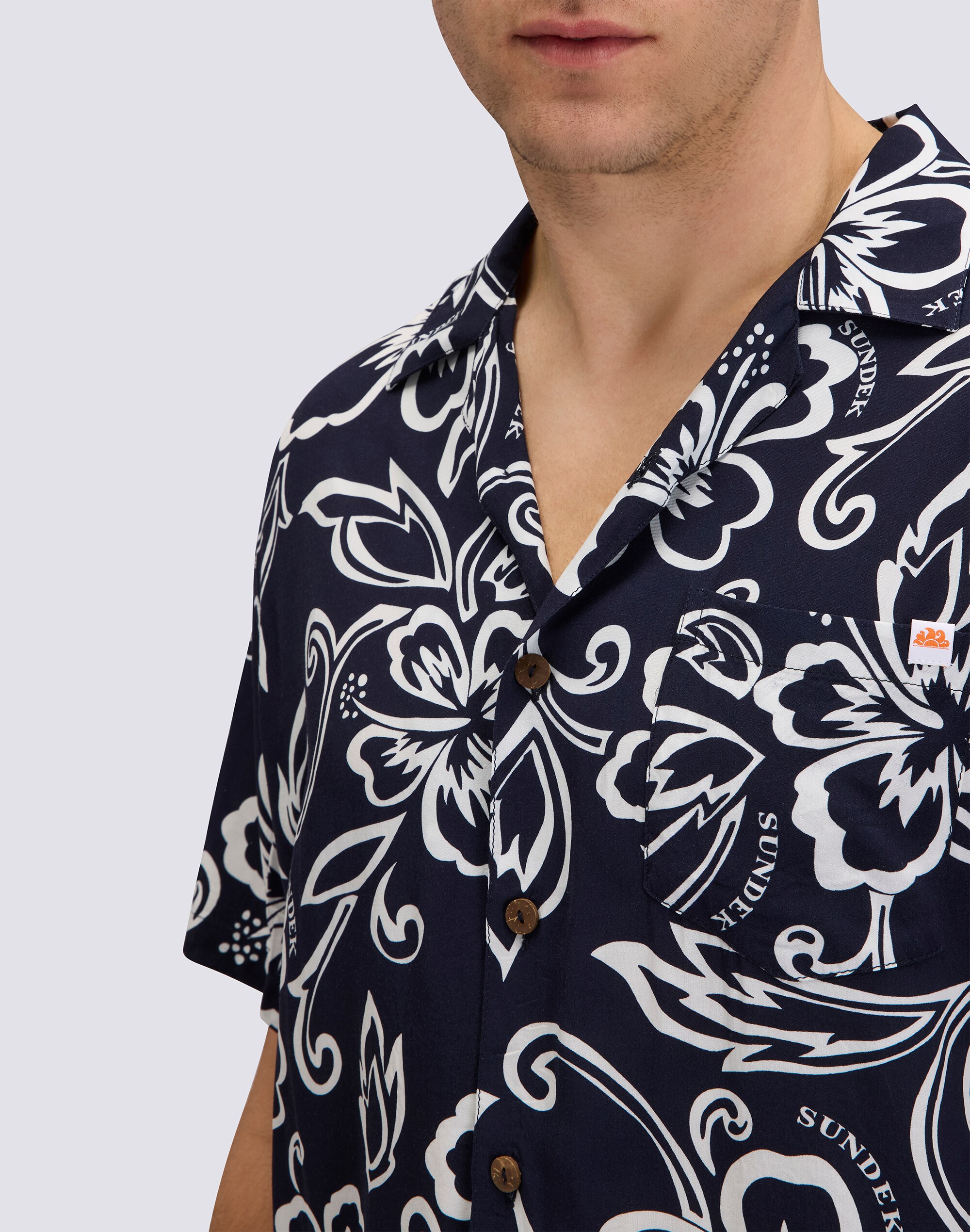 Camisa de Manga Curta com Palmeiras Estampado-3