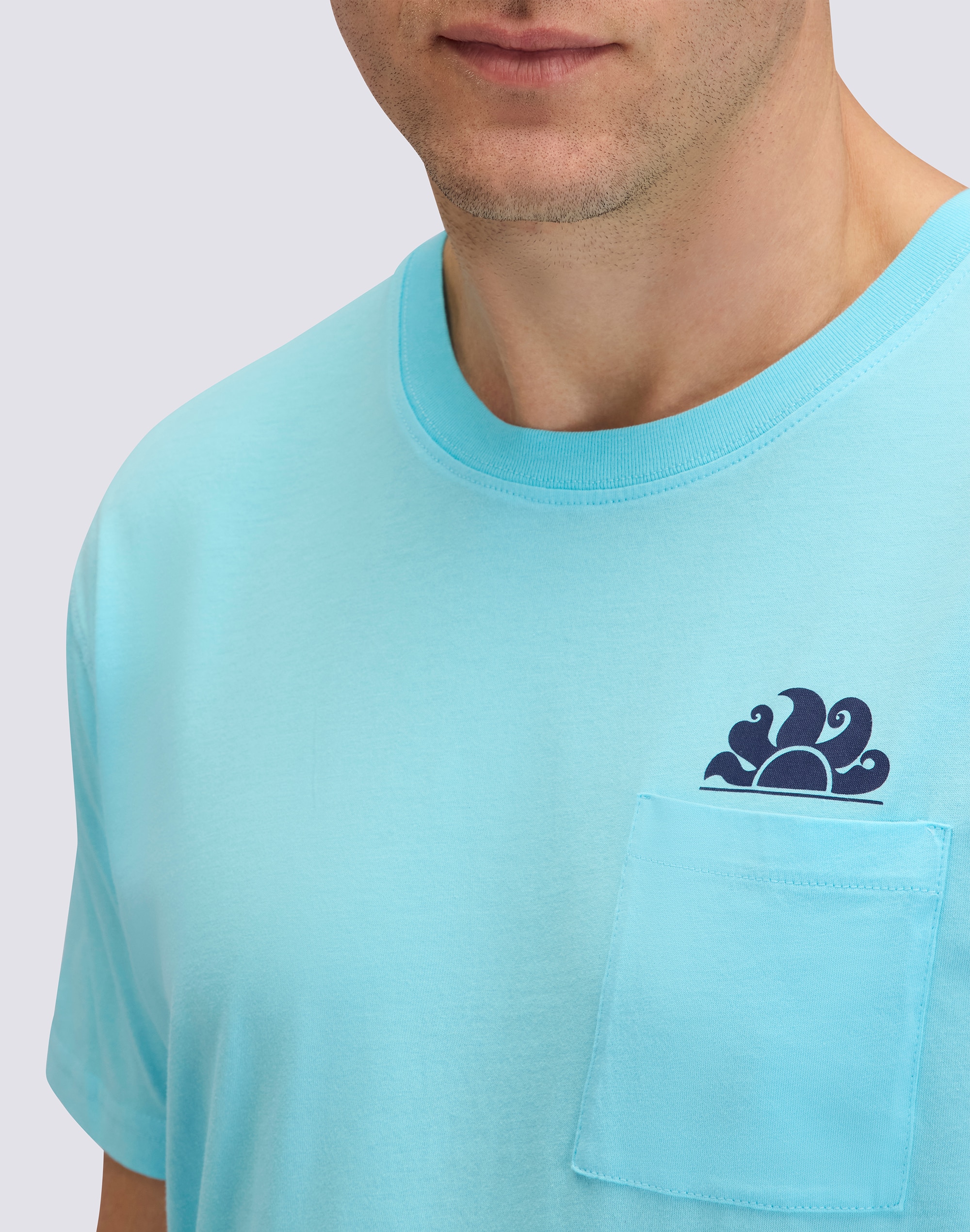 T-shirt Lisa com Bolso Azul-claro-3
