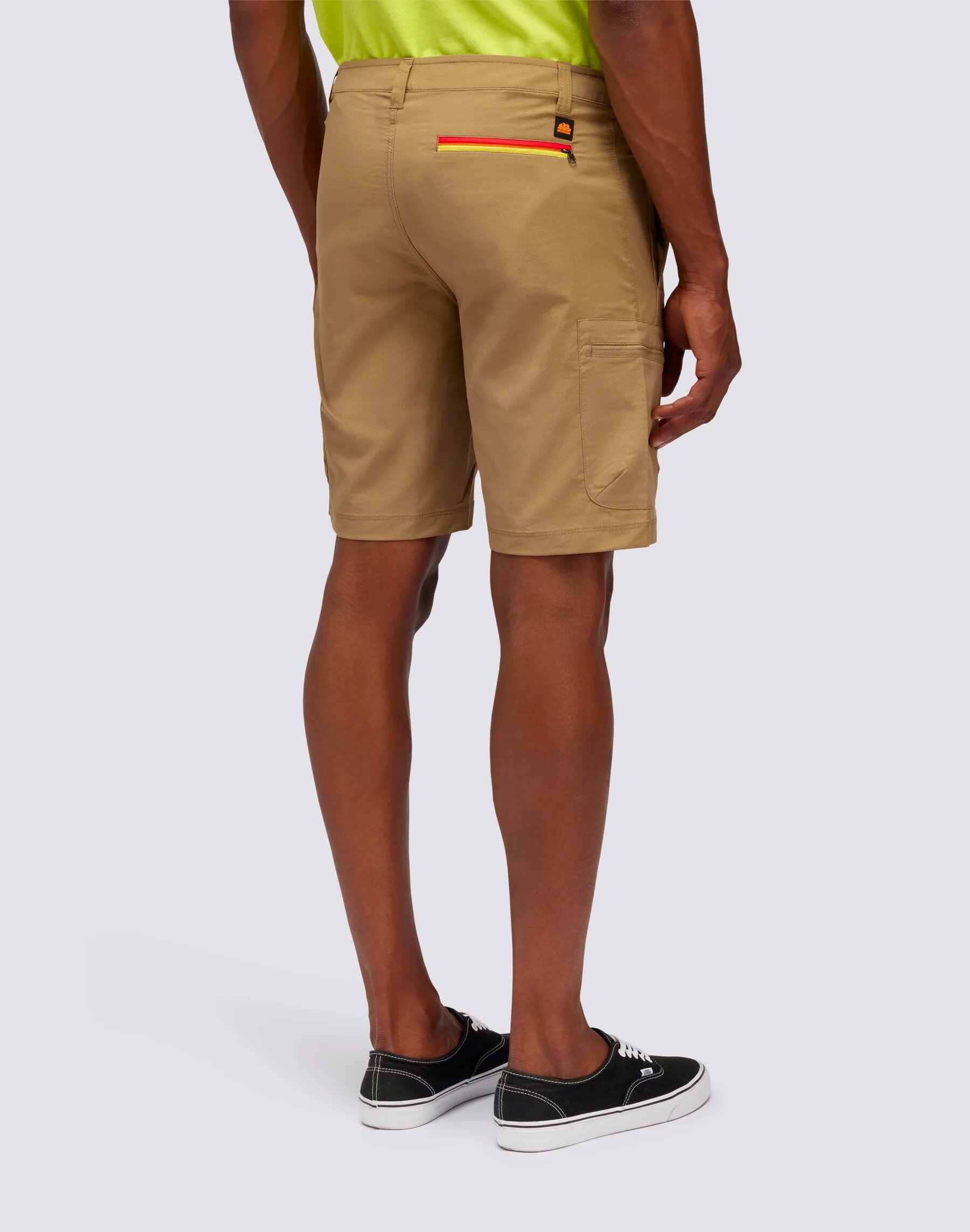 Bermudas Cargo com Bolso Traseiro e Fecho de Correr Tricolor Caqui-2