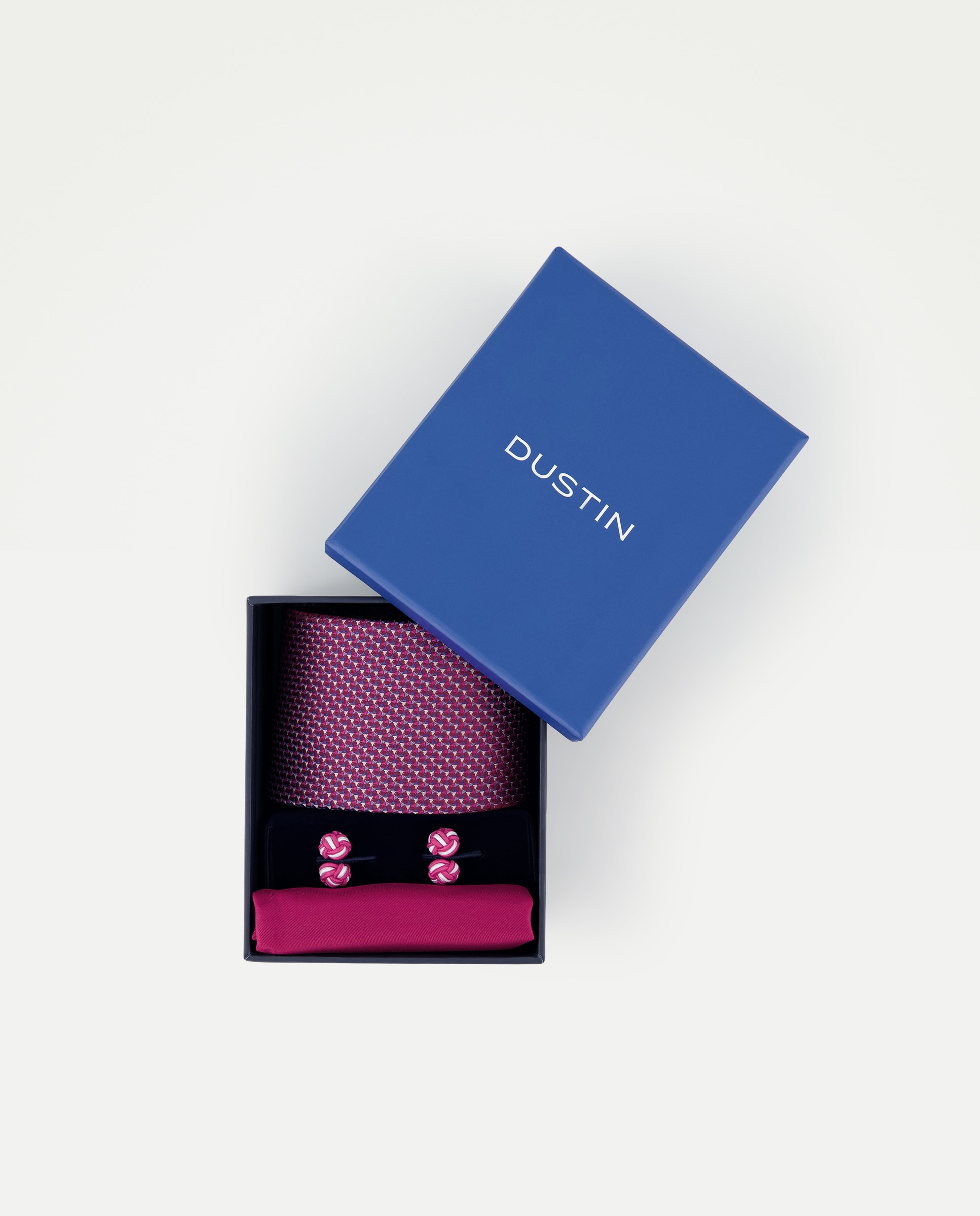 Imagem 0 de Estojo com Gravata de Seda, Botões de Punho e Lenço