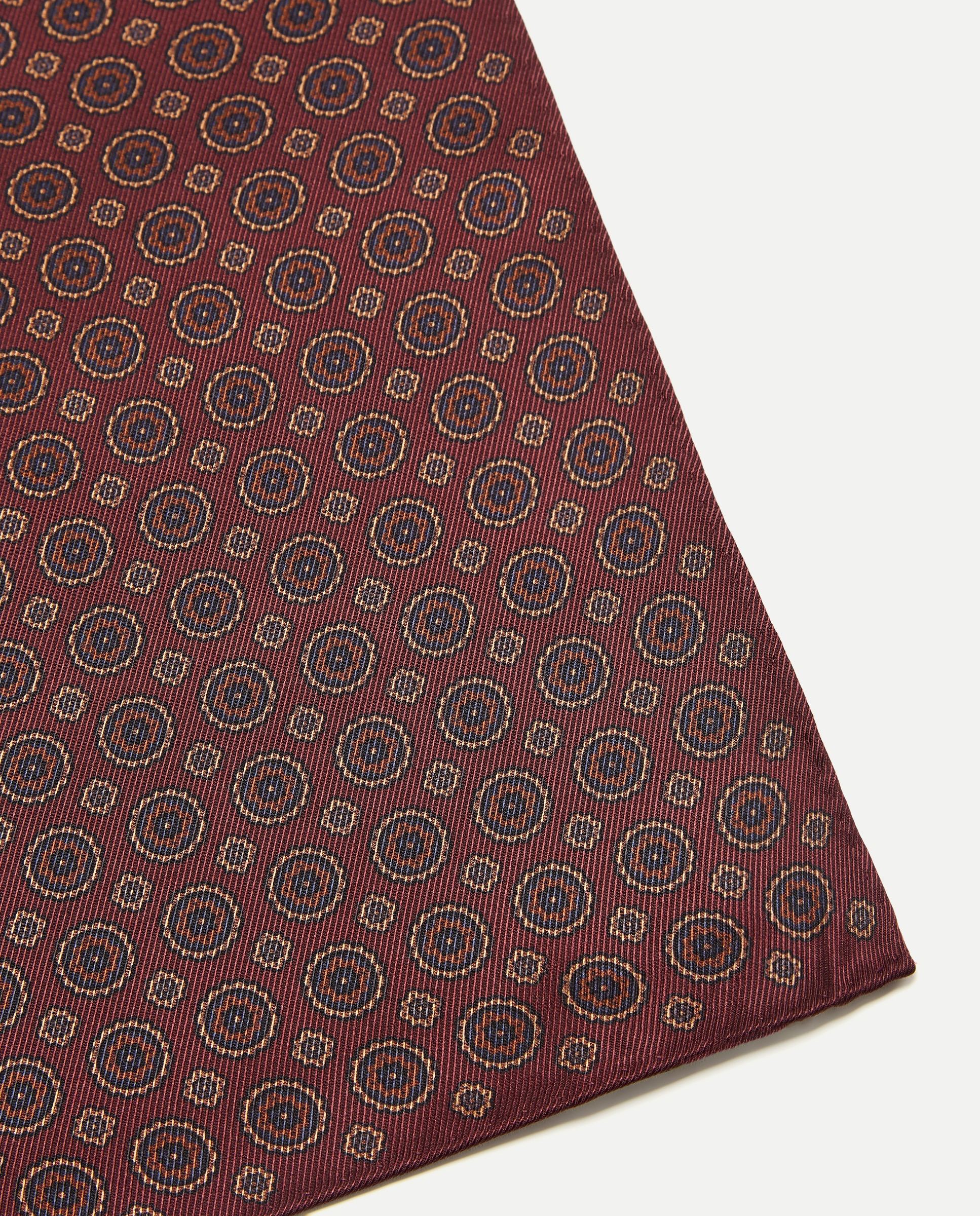 Lenço de Bolso em Seda Grená-3