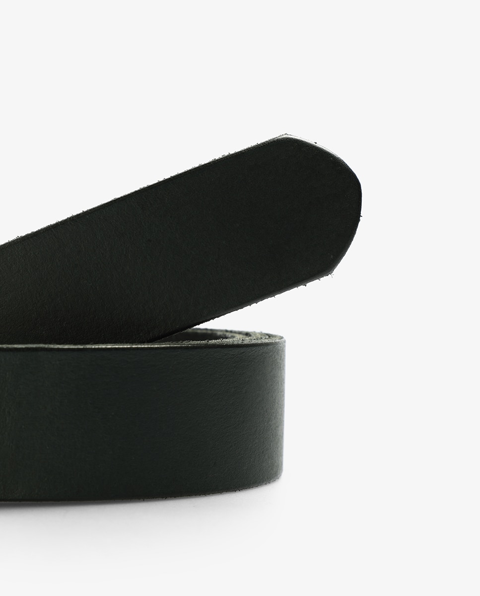 Cinto em Pele com Logótipos Gravados e Fivela de Metal Verde-4