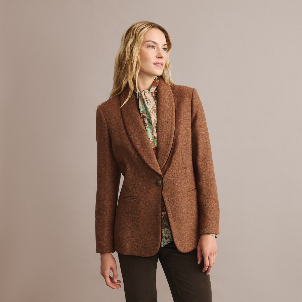 Casaco Tipo Smoking de Lã Coral-2